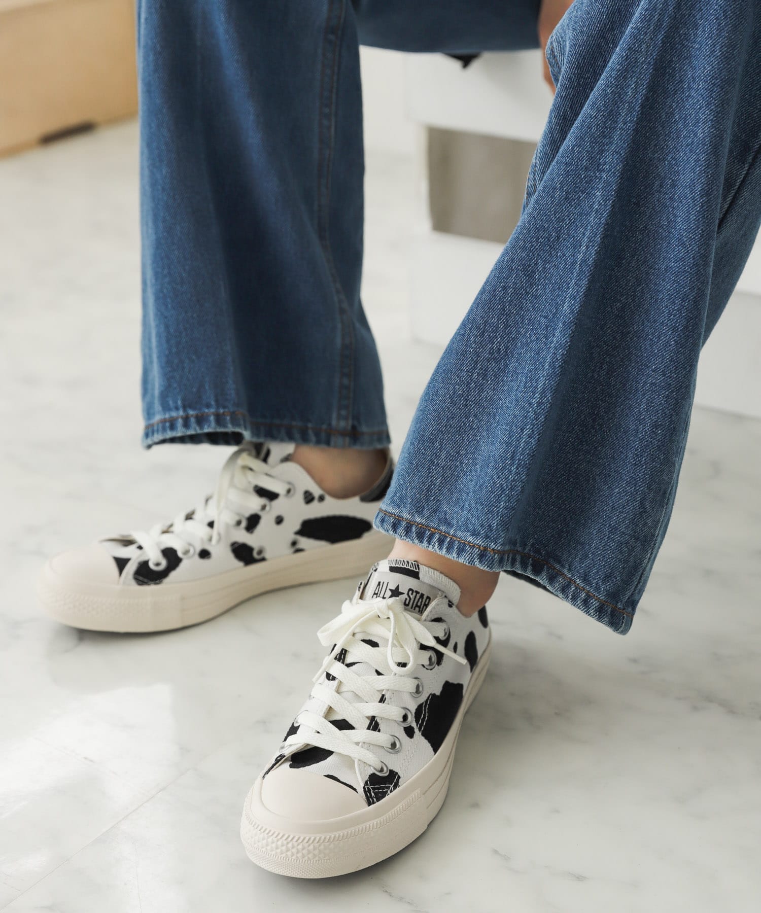 CONVERSE　COWSPOT OX WHITE 22.5