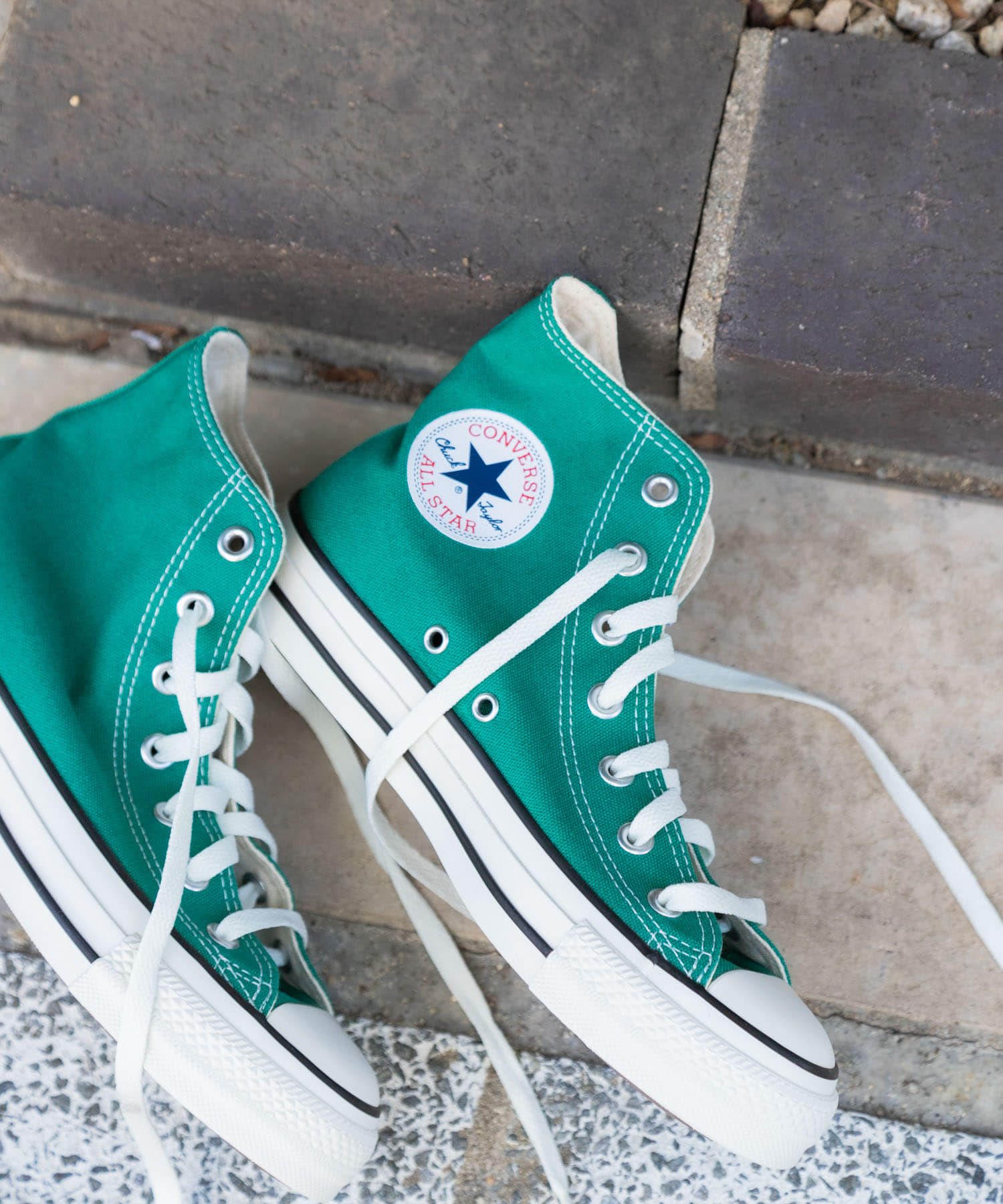 GREEN