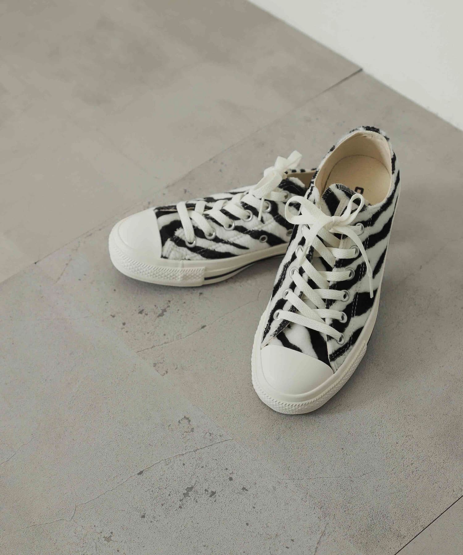 OFF WHITE