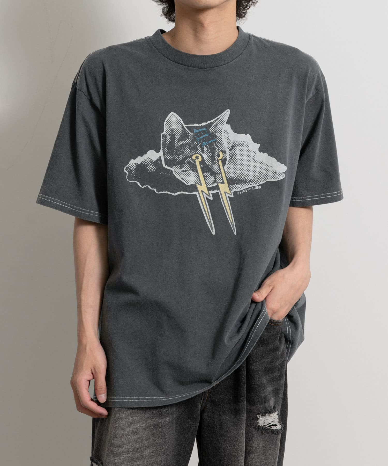 NUDIE JEANS　Koffe Karma Kat T-Shirt