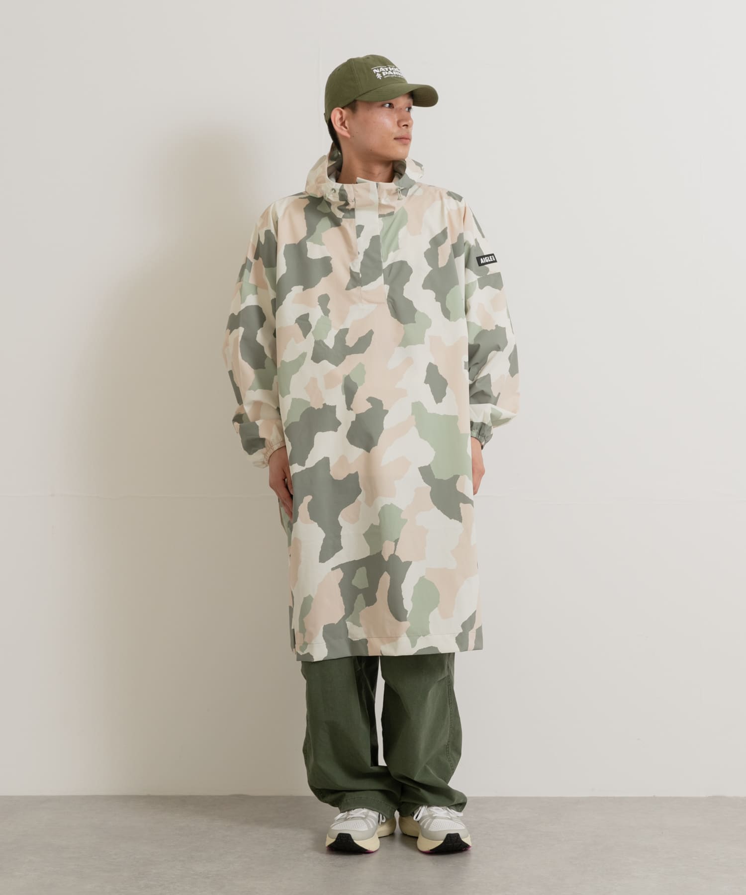 AIGLE　Packable printed poncho
