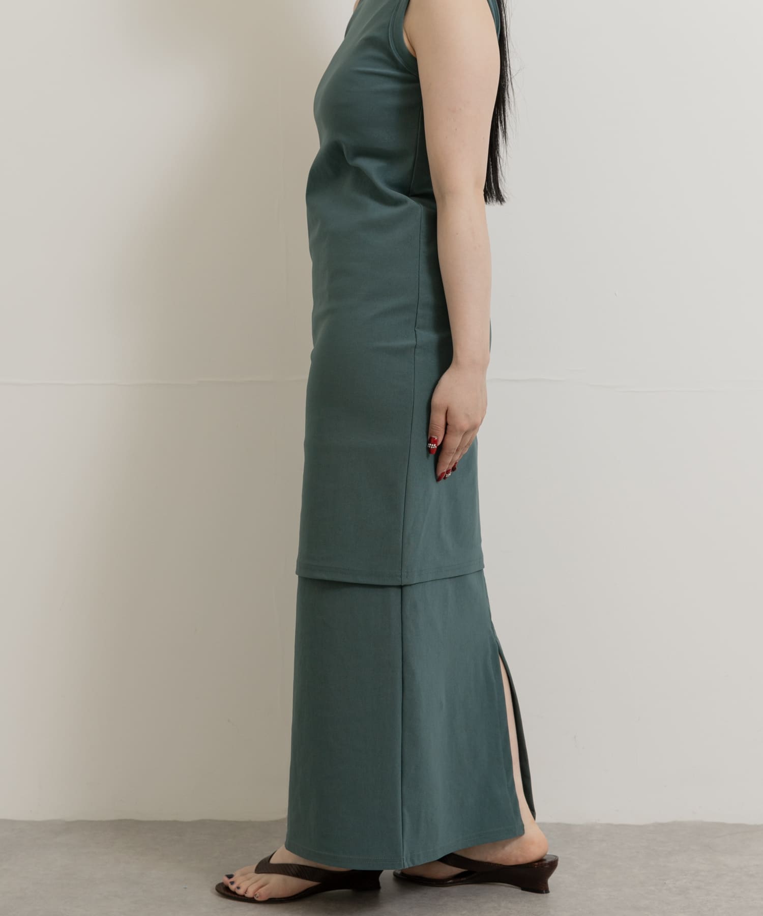 GREEN