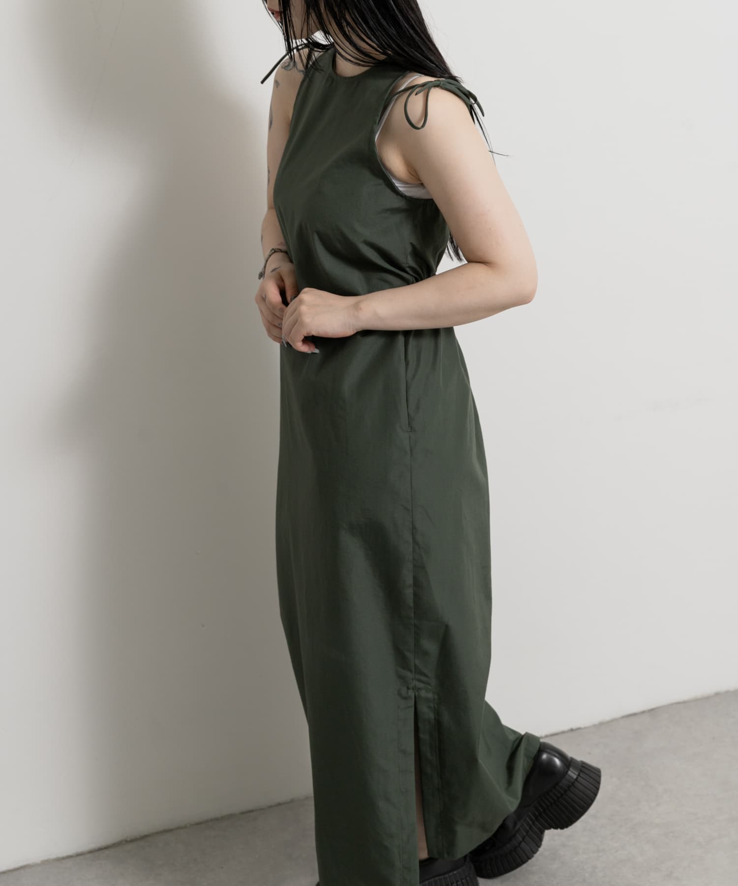 KHAKI