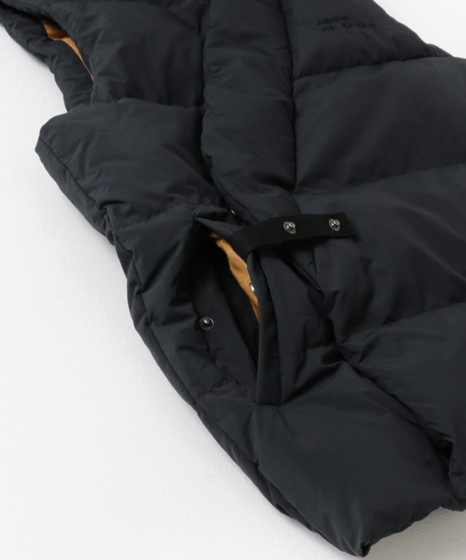 Abode of Snow　MILAVEST-BK BLACK 1
