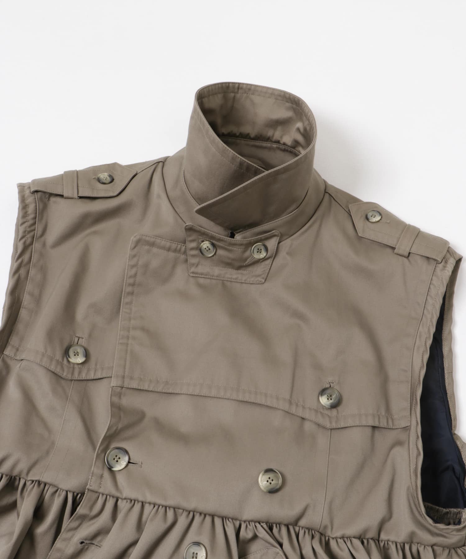 77circa　make gather hem short trench vest beige one