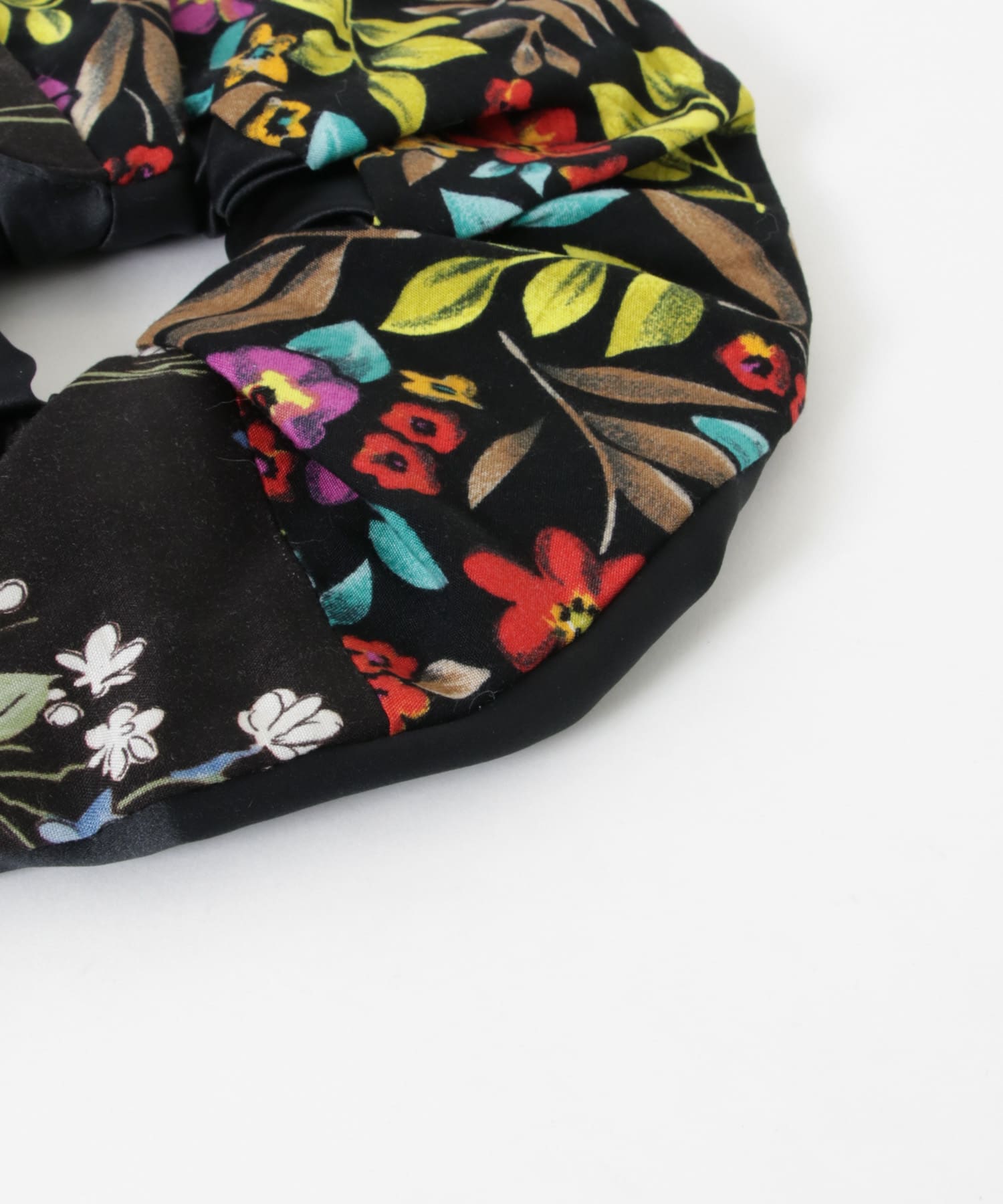 77circa　make flower big scrunchie assort5 one