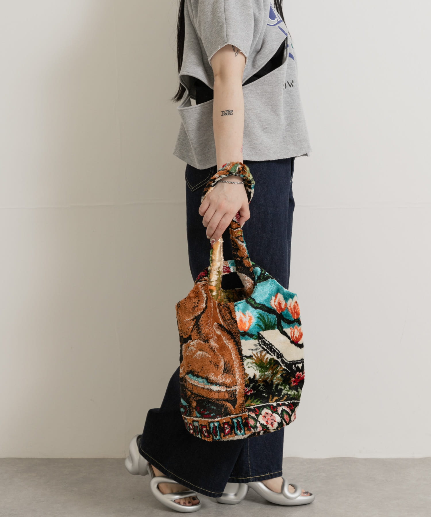 77circa　one handle bucket bag tap1 one