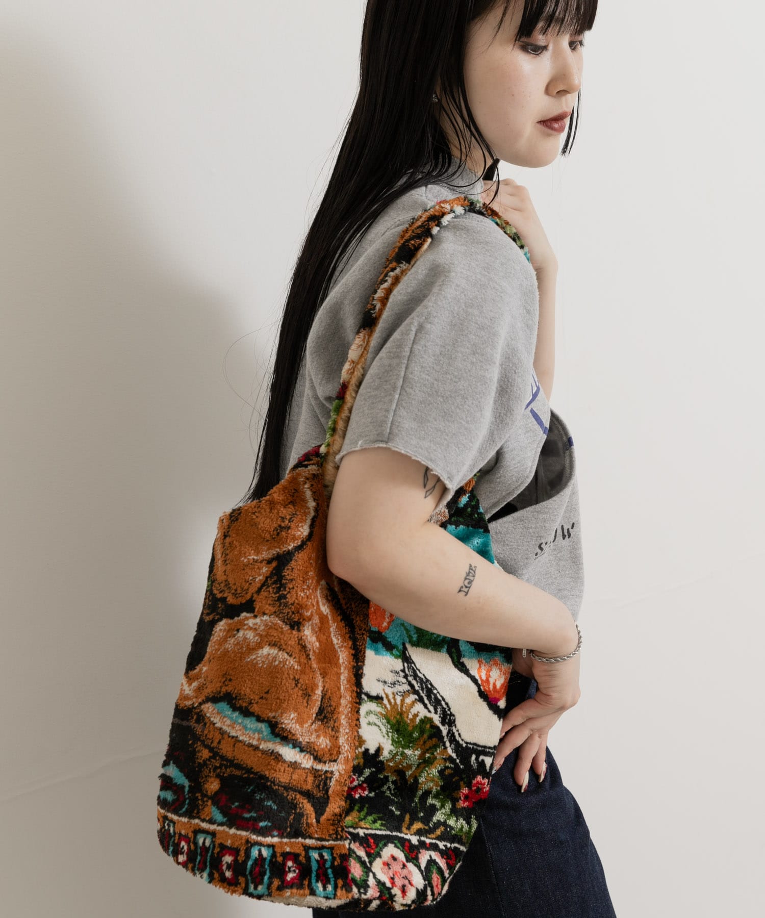 77circa　one handle bucket bag tap1 one