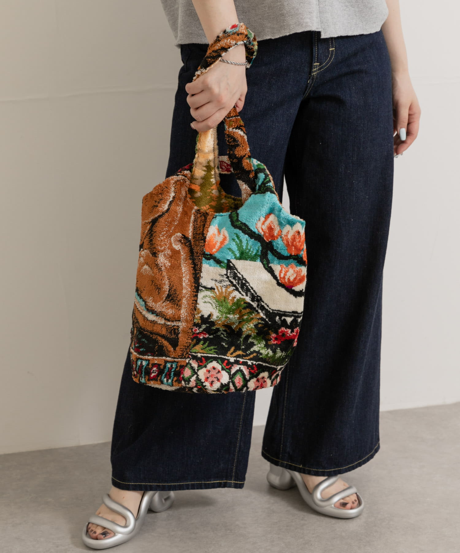 77circa　one handle bucket bag tap1 one