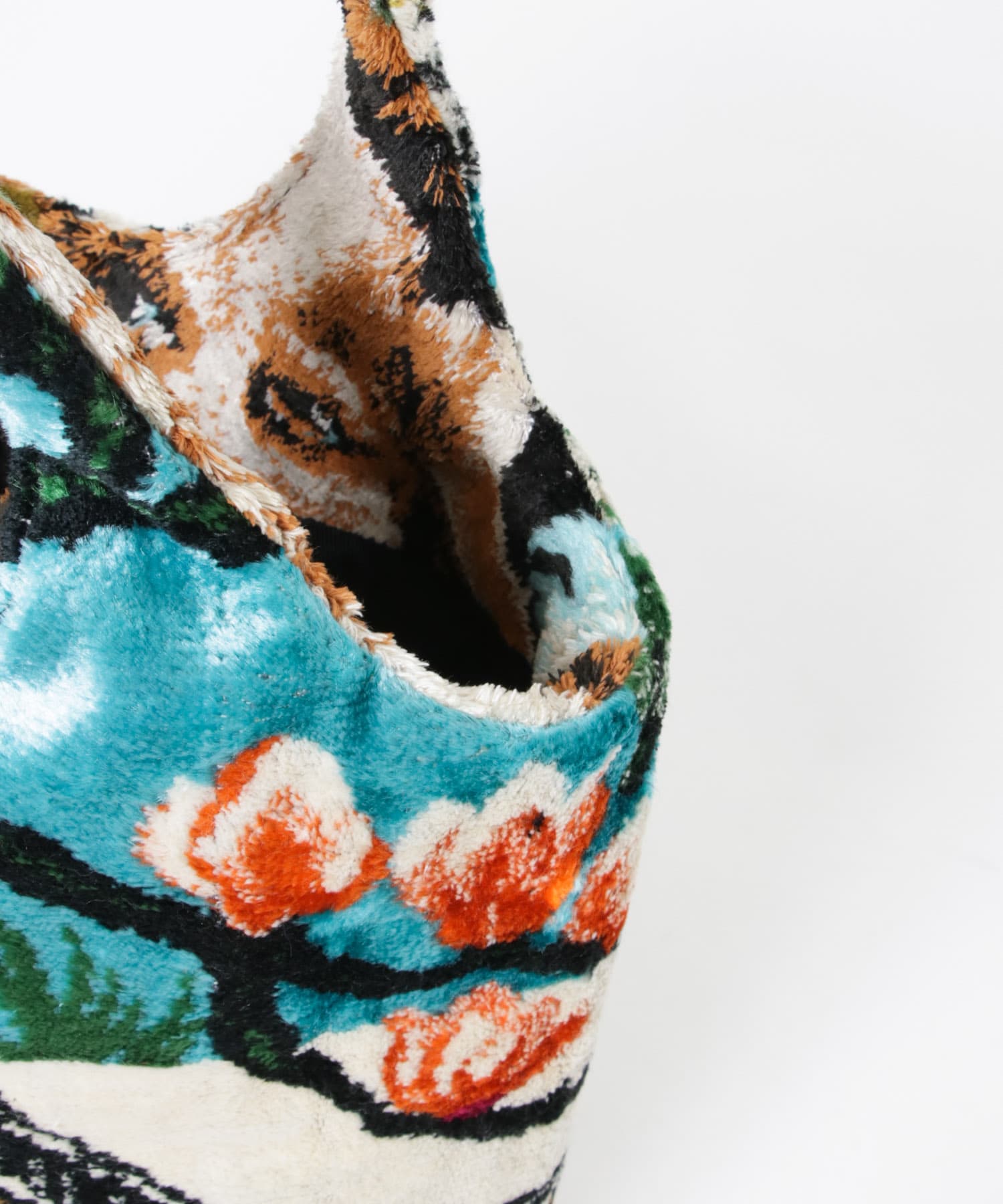 77circa　one handle bucket bag tap1 one
