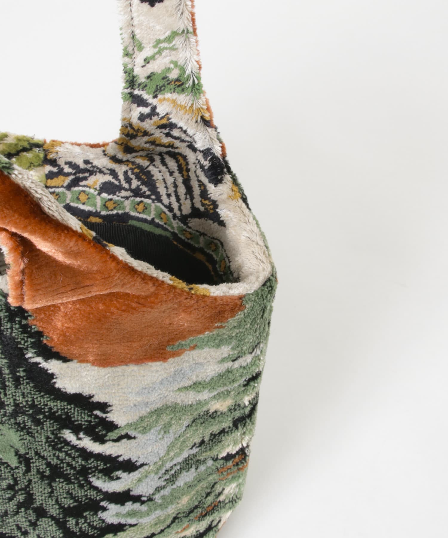 77circa　one handle bucket bag tap2 one