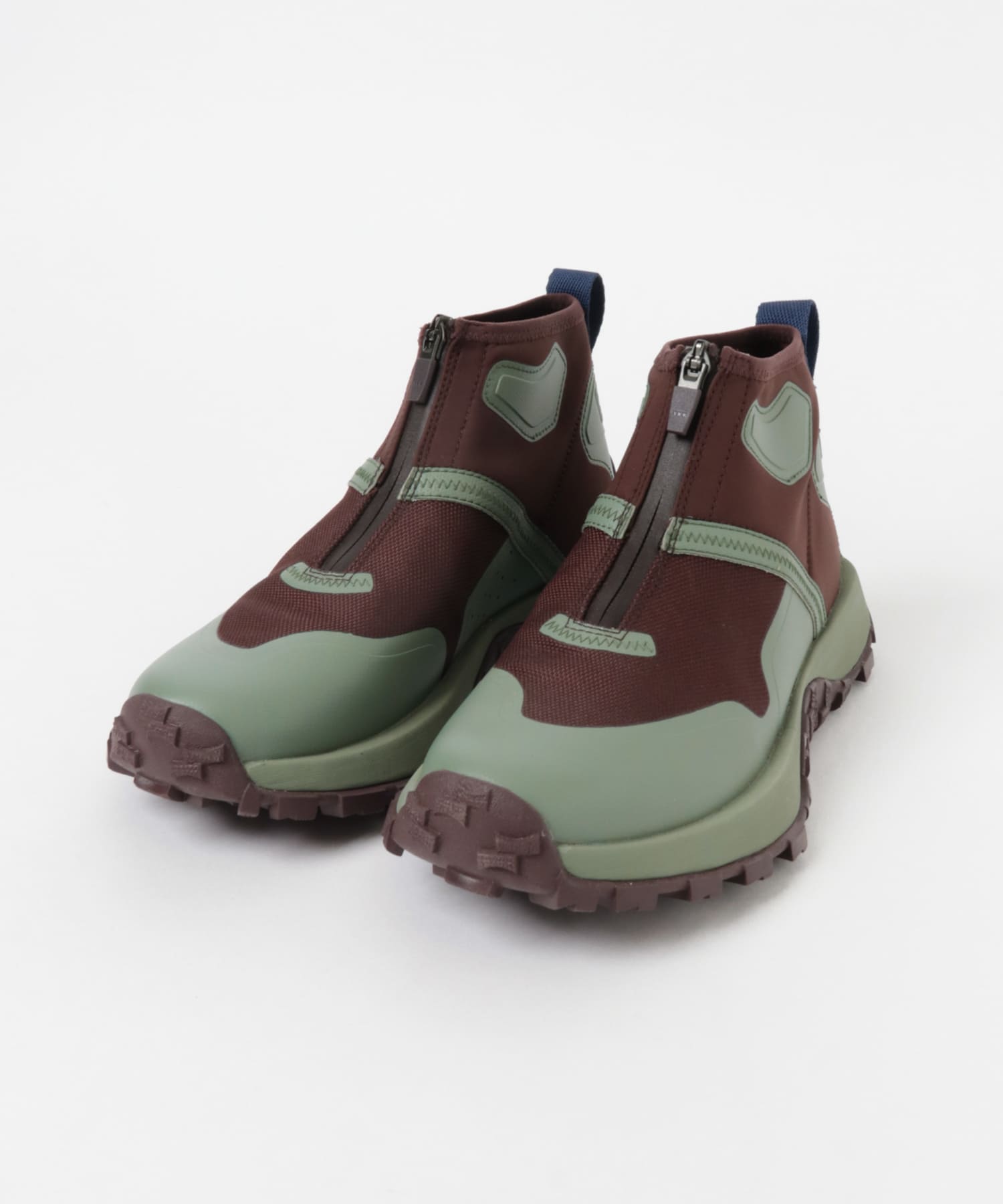 2.KHAKI
