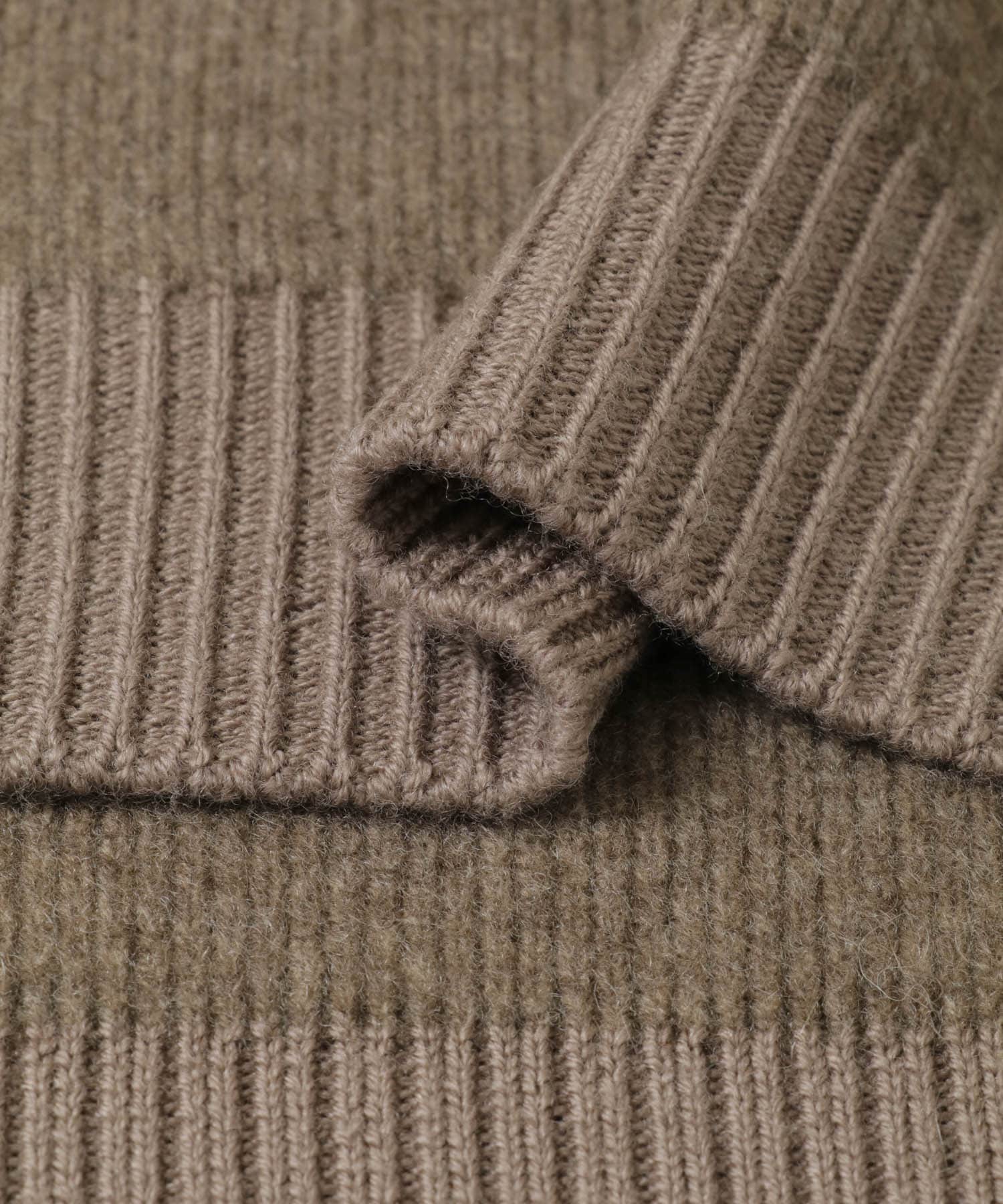 FFM　YAK PULL OVER CREW MOCHA 1