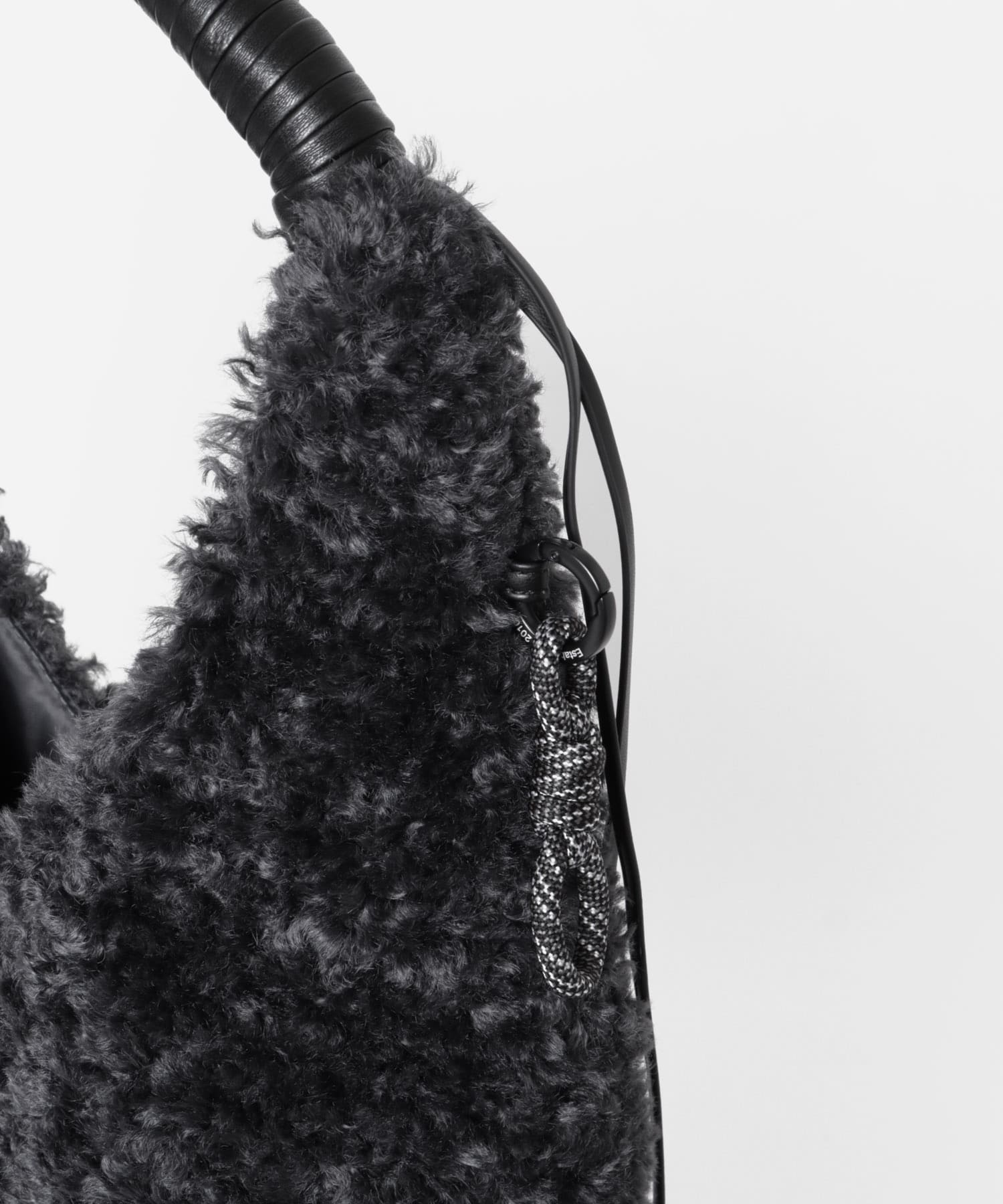F/CE.　FUR WRAPPING HANDLE TOTE Black FREE