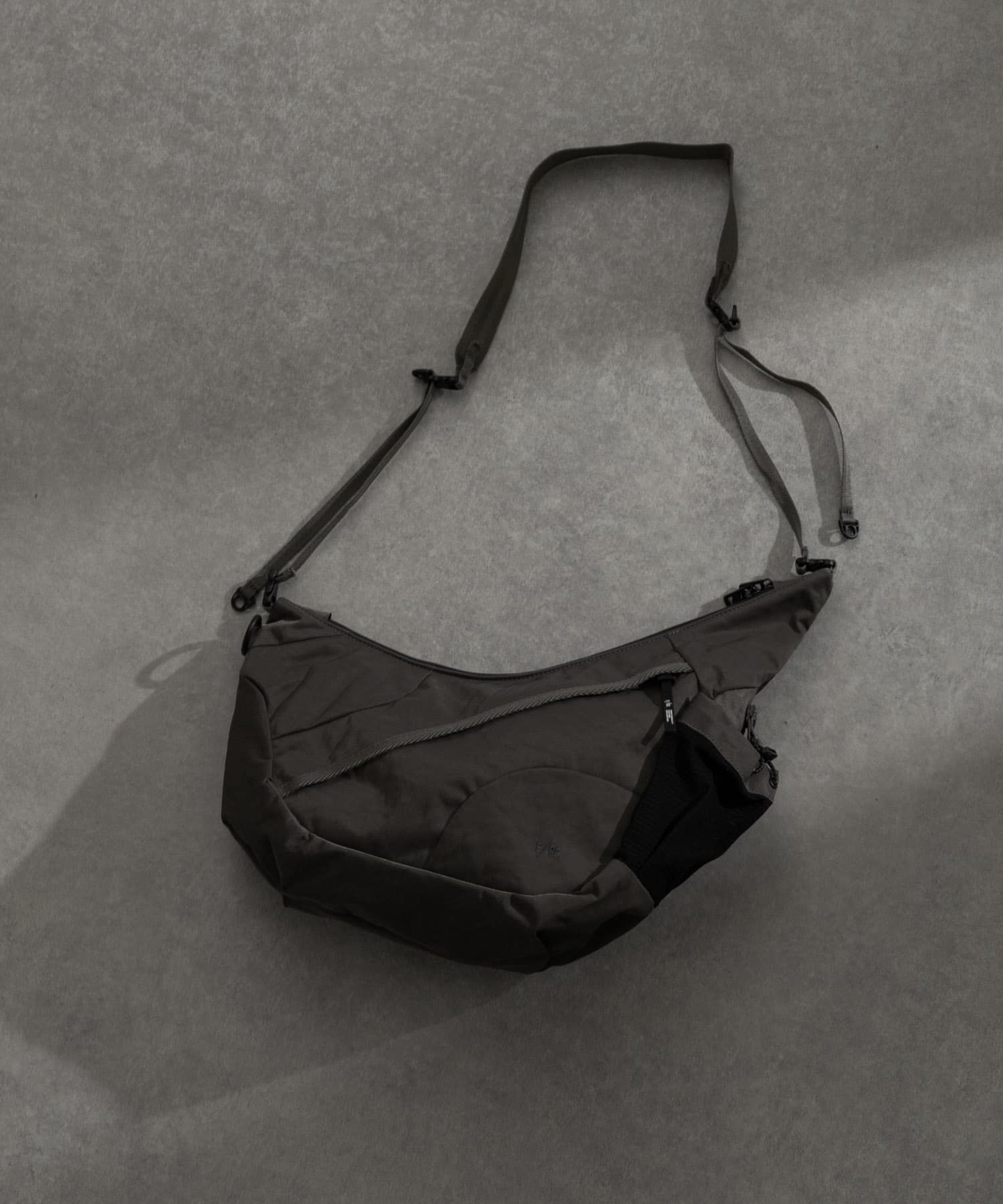 F/CE.　TEXTURED TWILL HORN MINI SHOULDER BAG Charcoal FREE