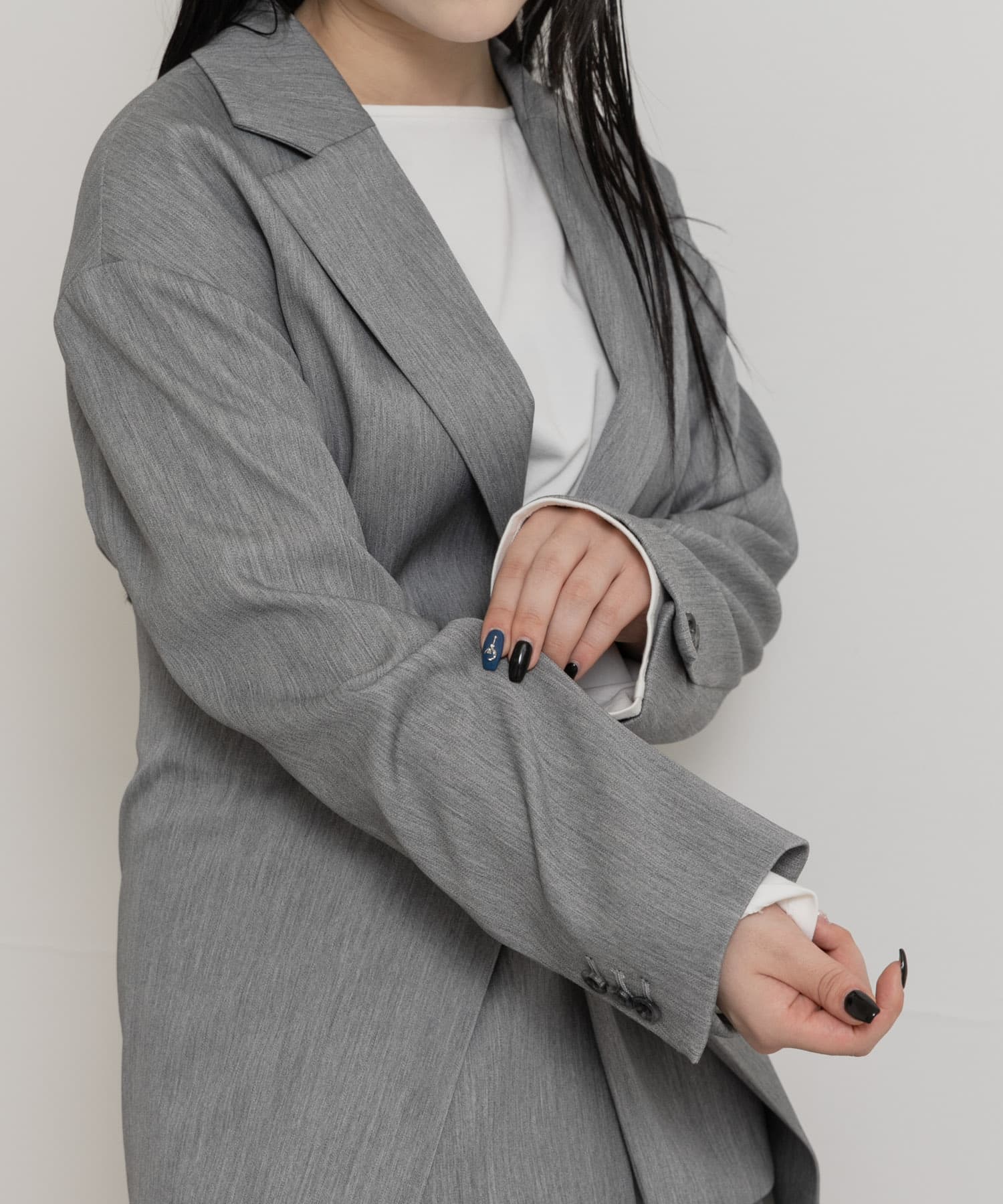 GRAY