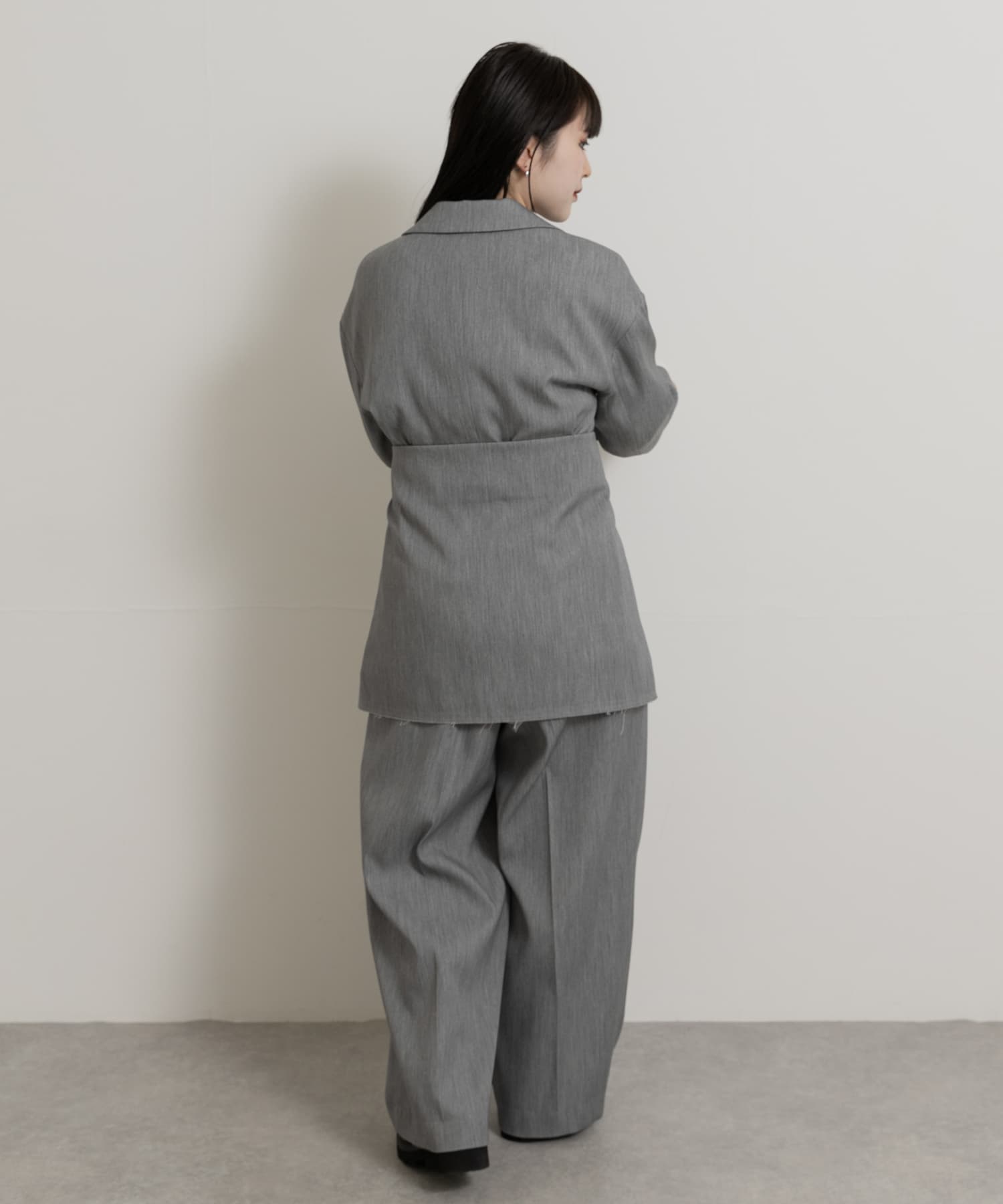 GRAY