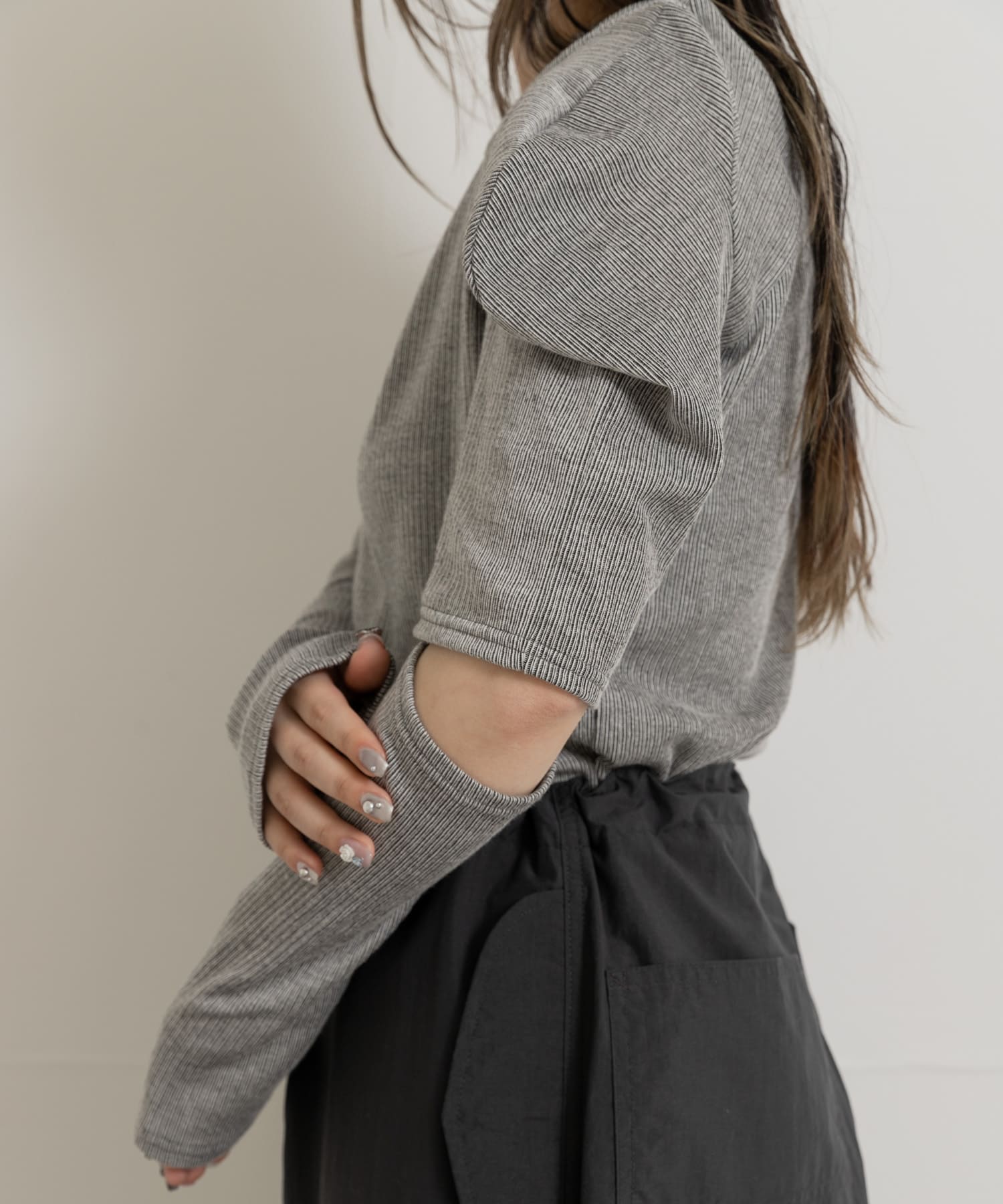 GRAY