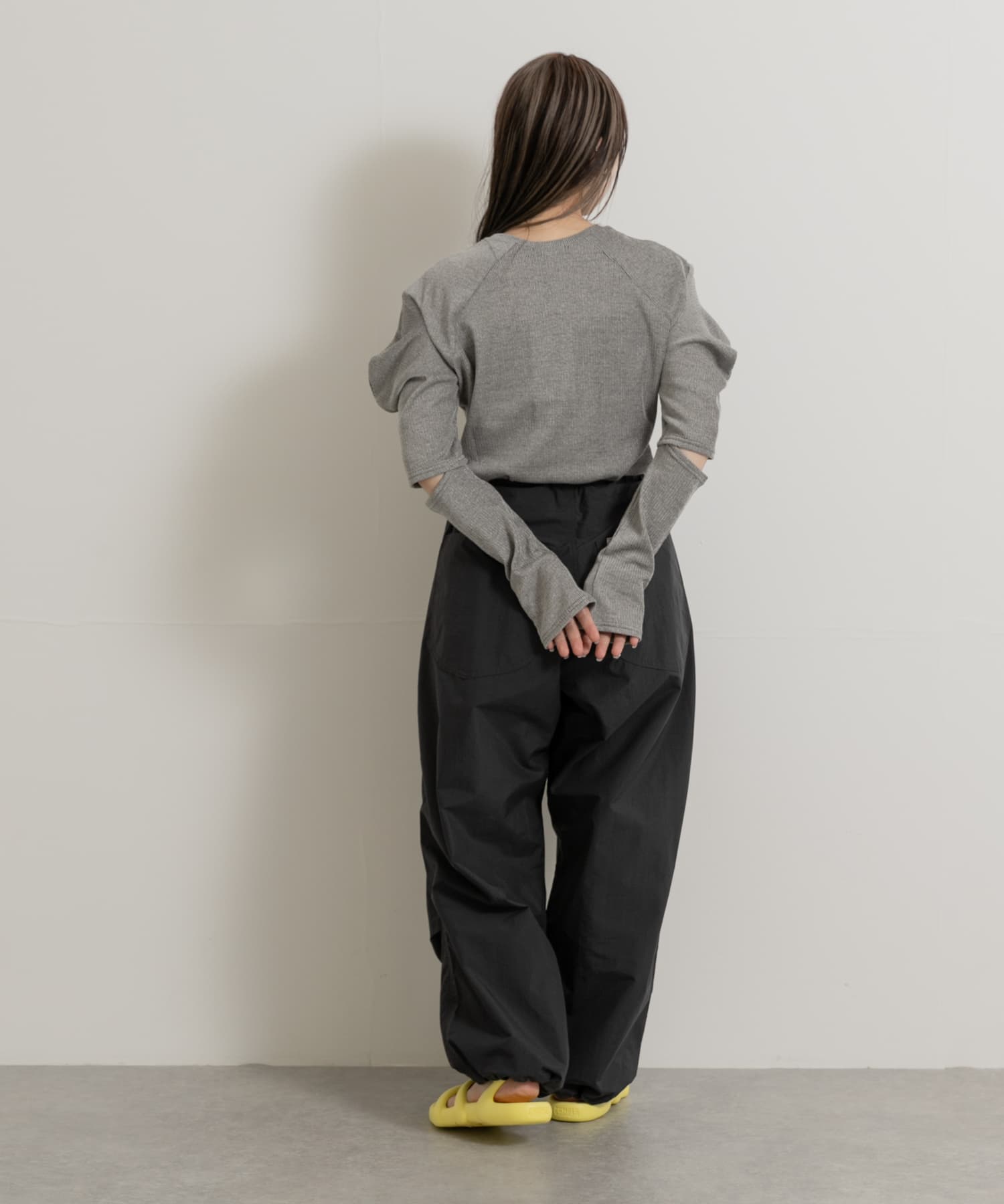 GRAY