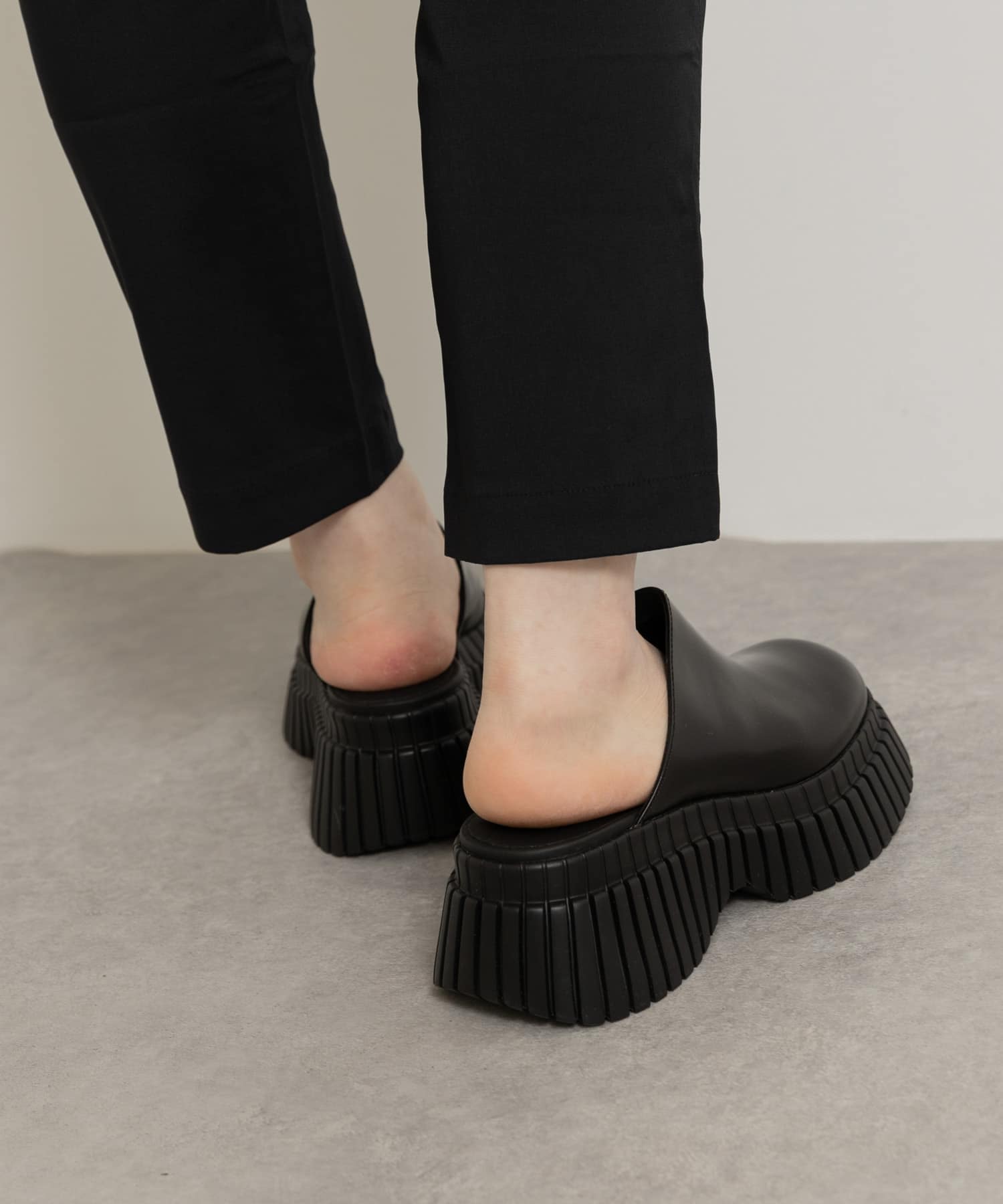 001BLACK