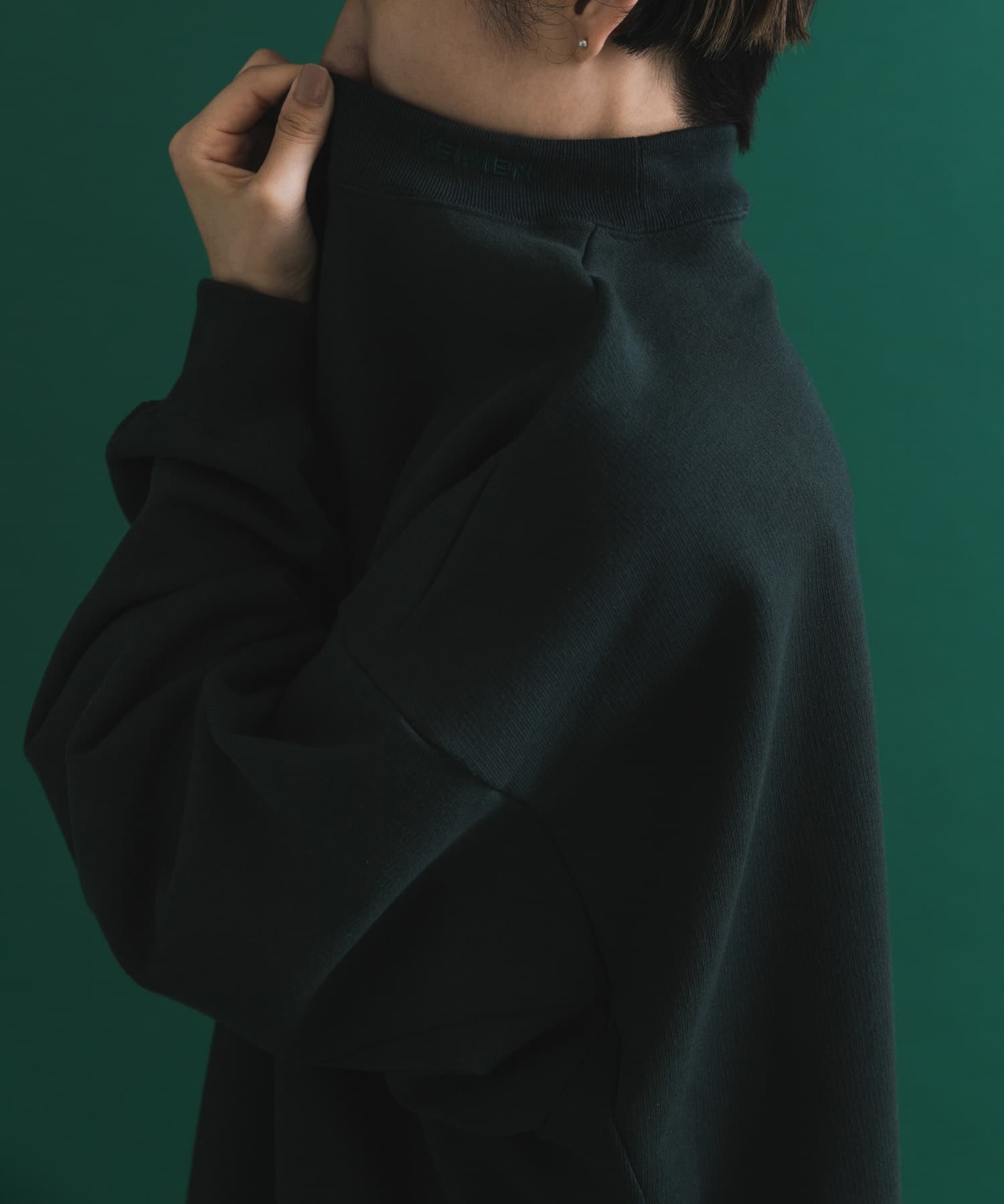 GREEN