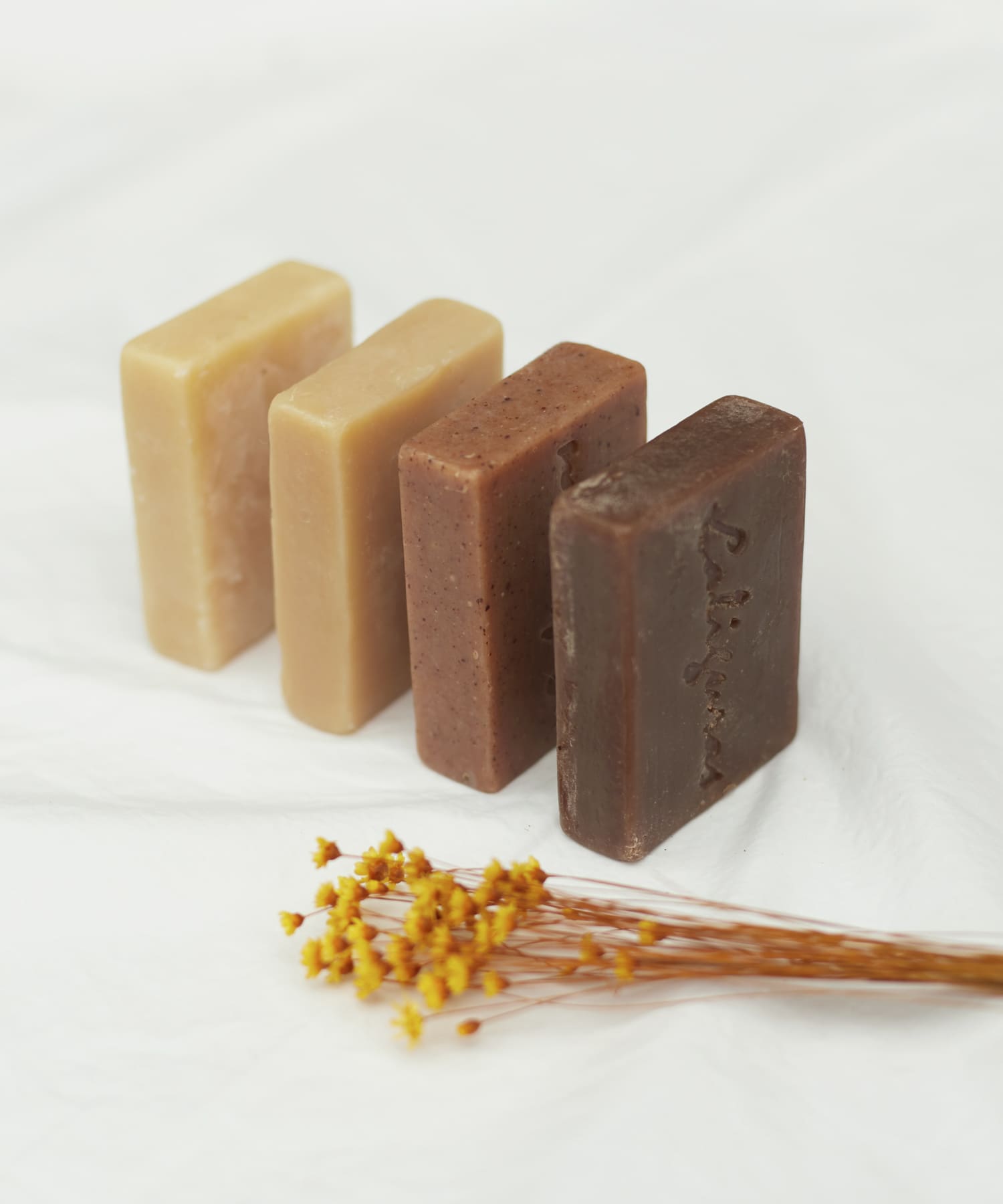 Laliguras　Yak milk vanilla soap WINE one