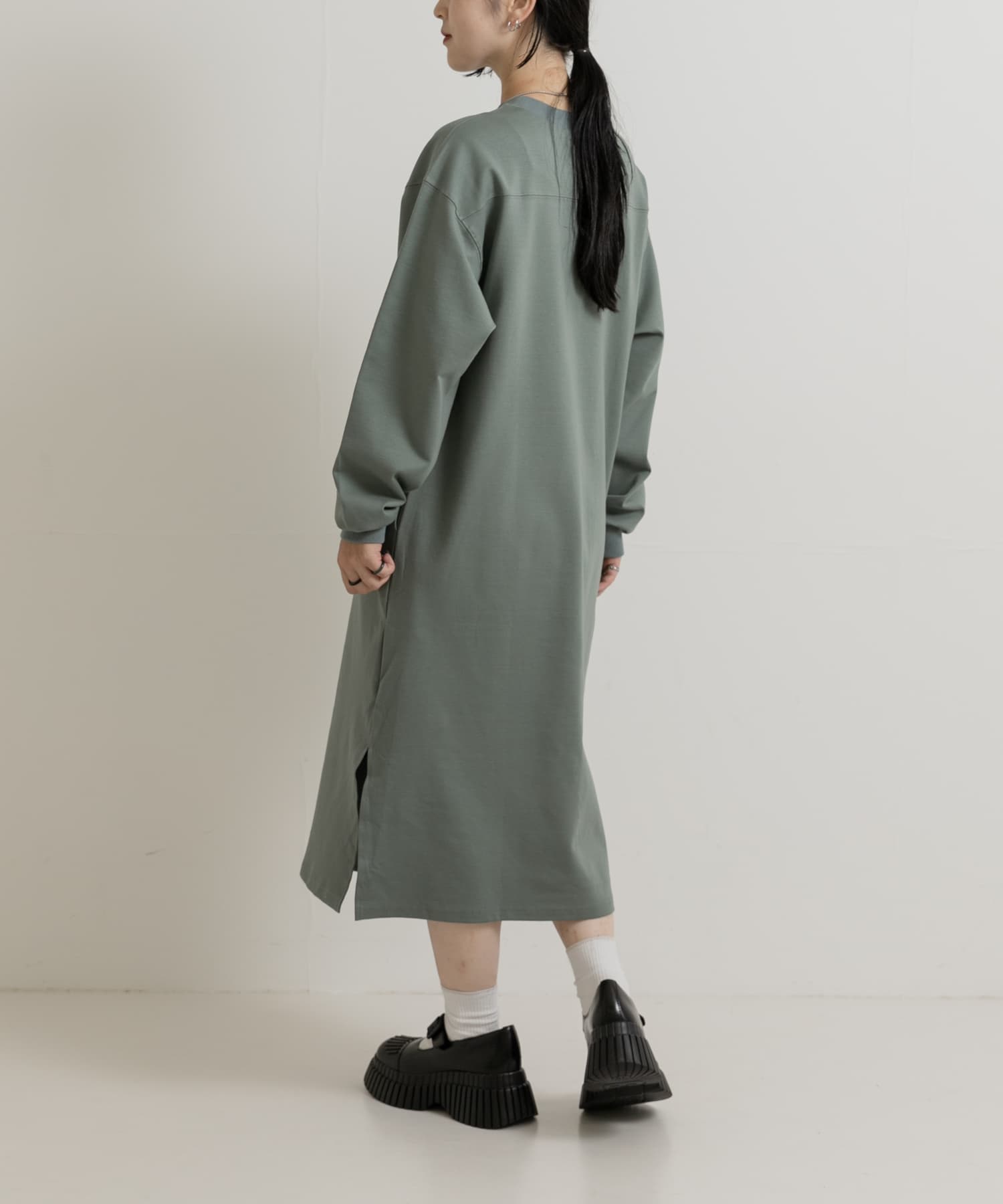 GREEN