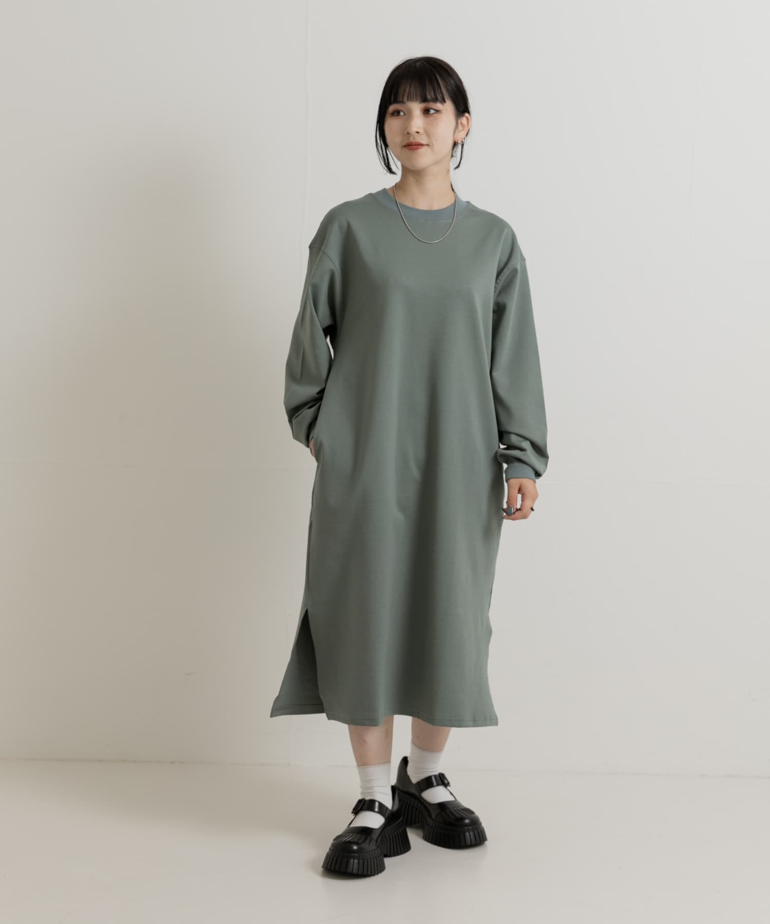 GREEN