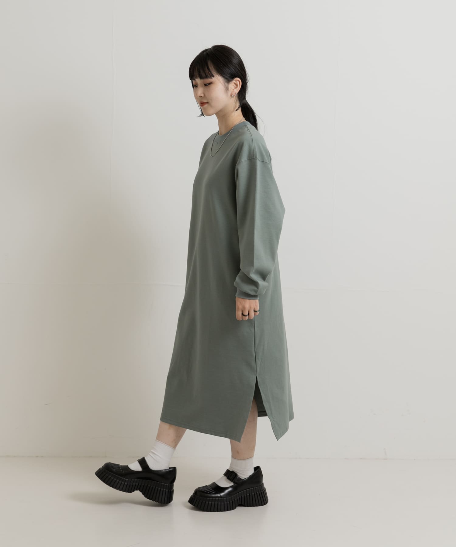 GREEN