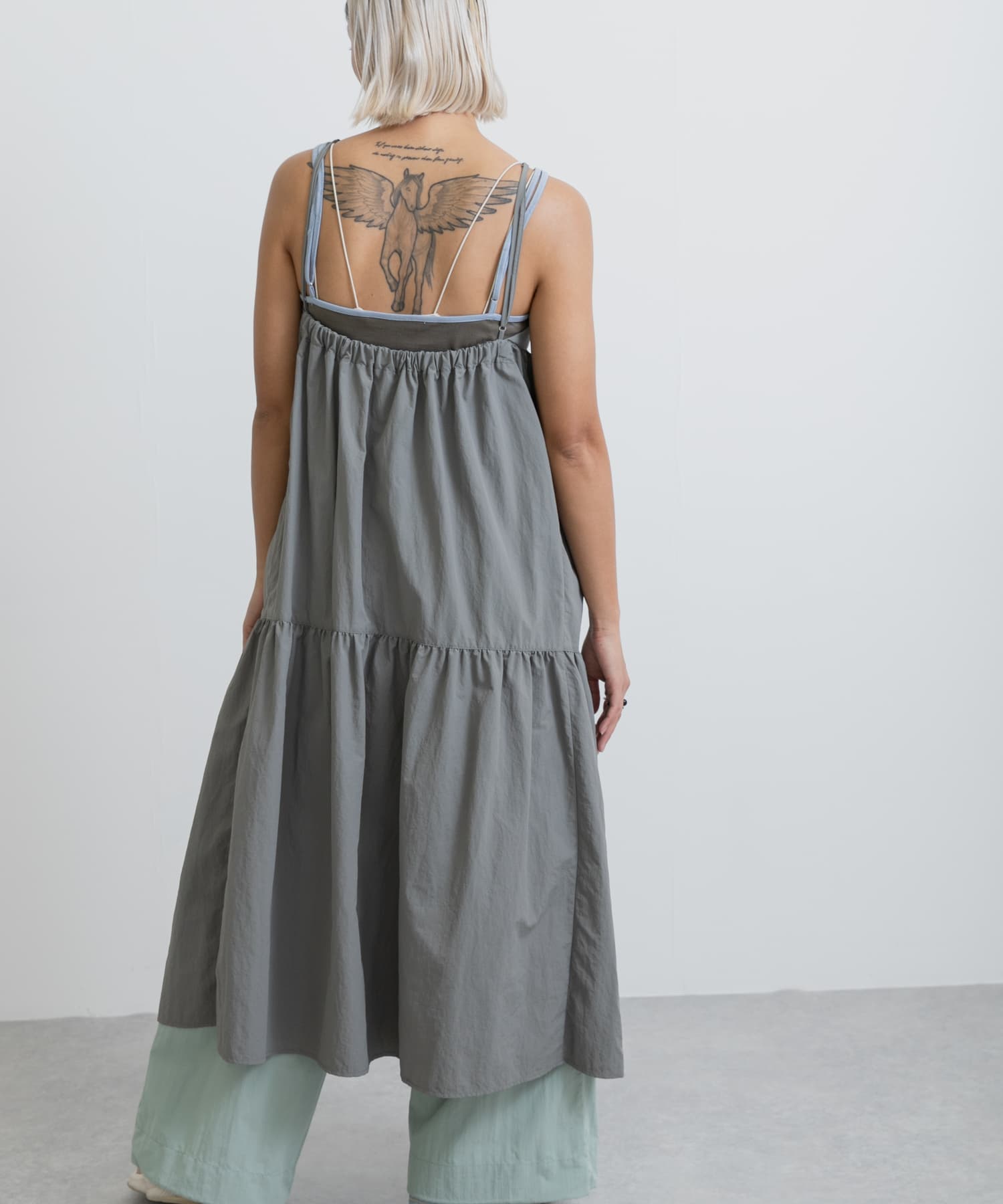 GRAY
