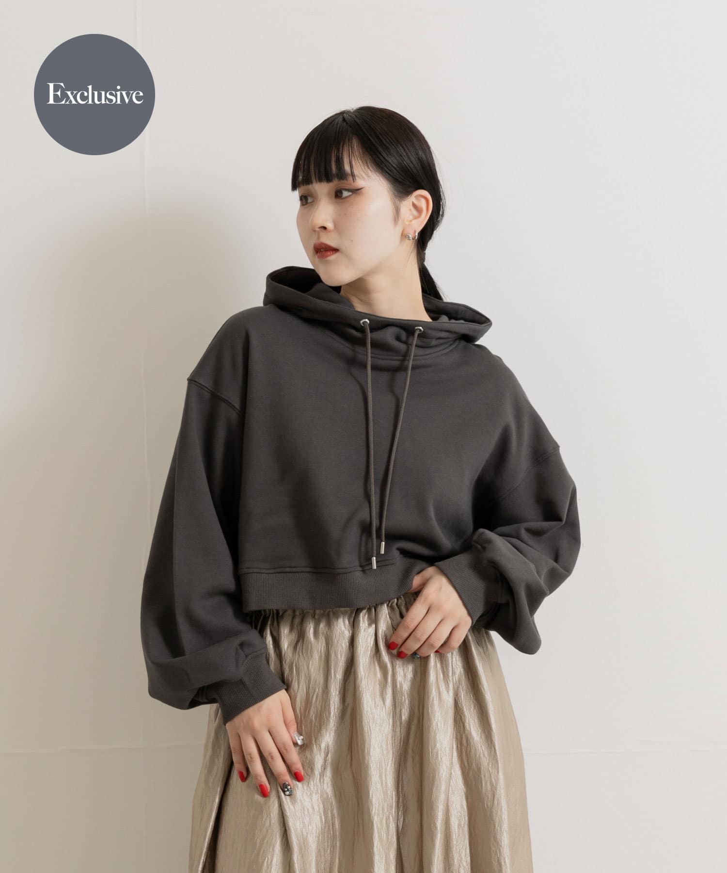 別注』MIDIUMISOLID×TGM hooded short pullover(FREE gray): トップス