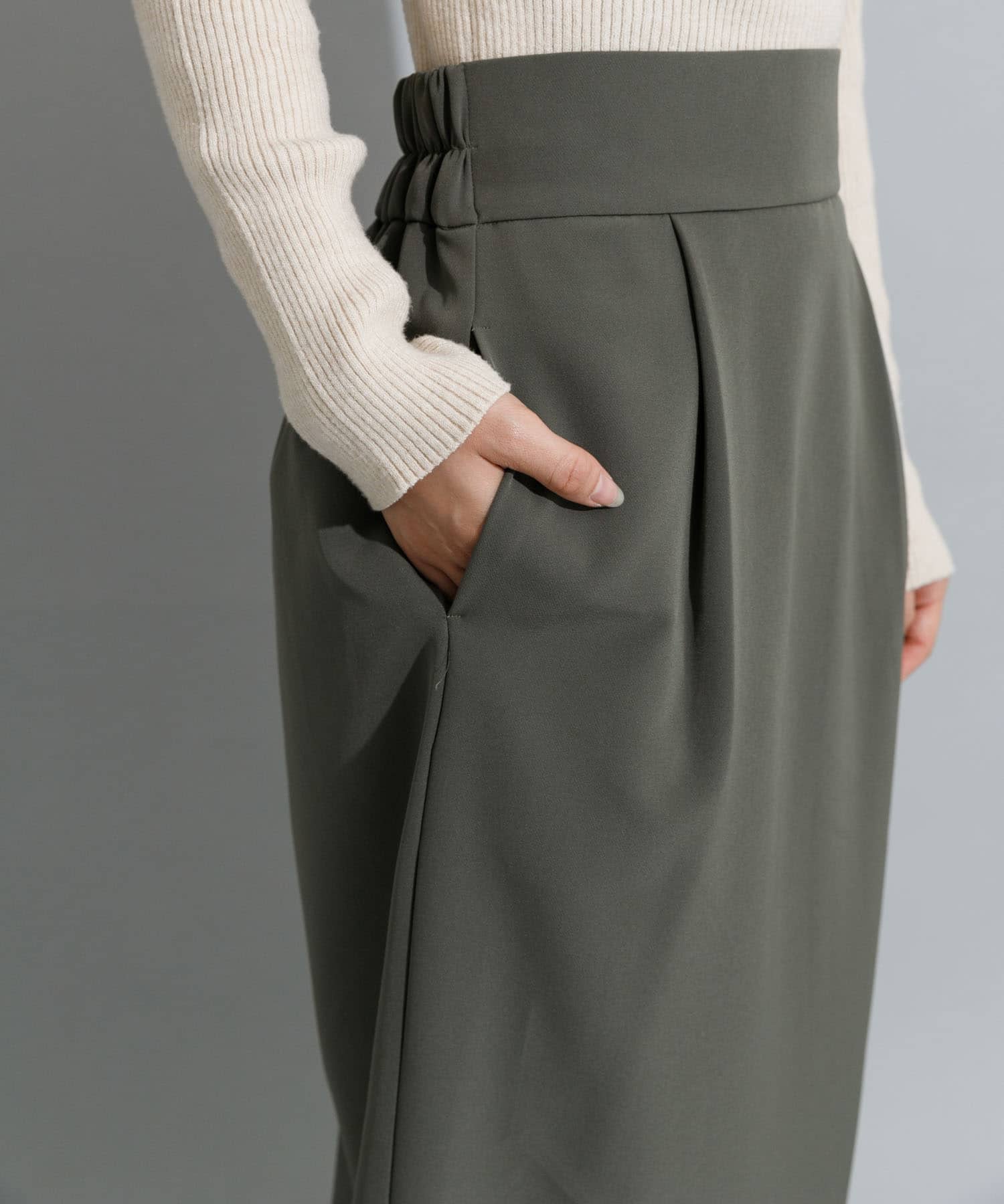 KHAKI
