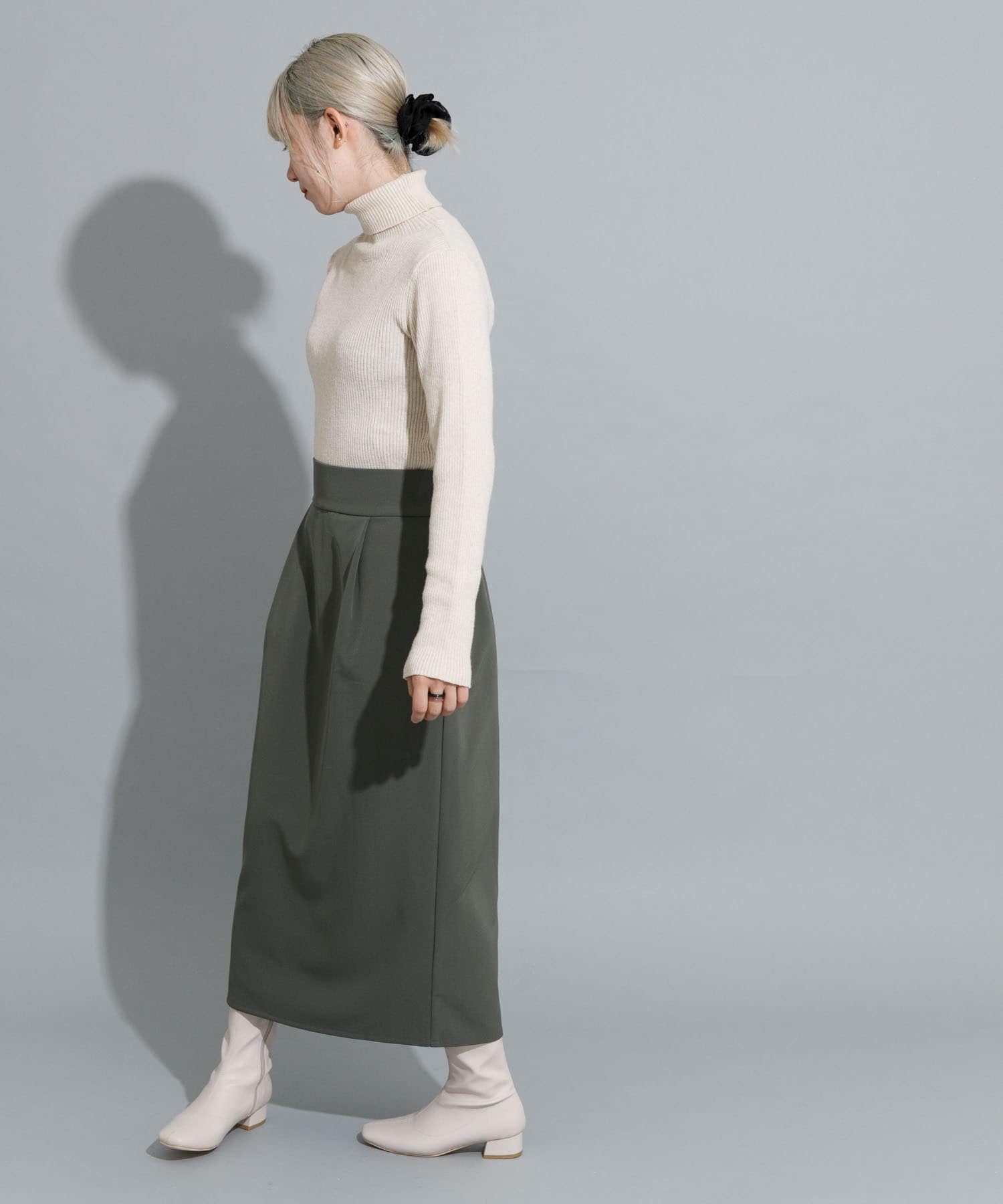 KHAKI