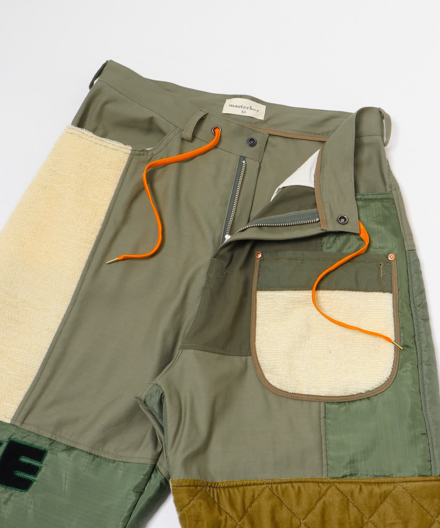 KHAKI