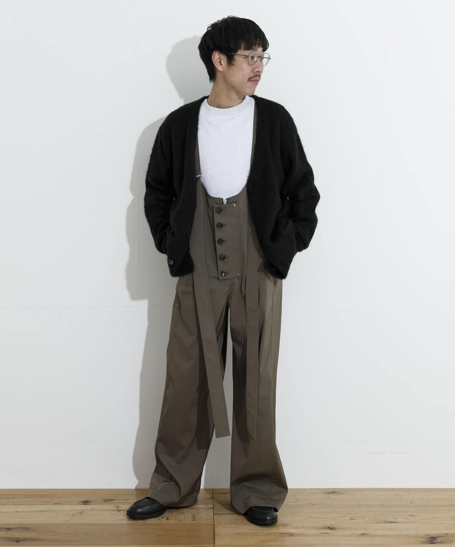 KHAKI