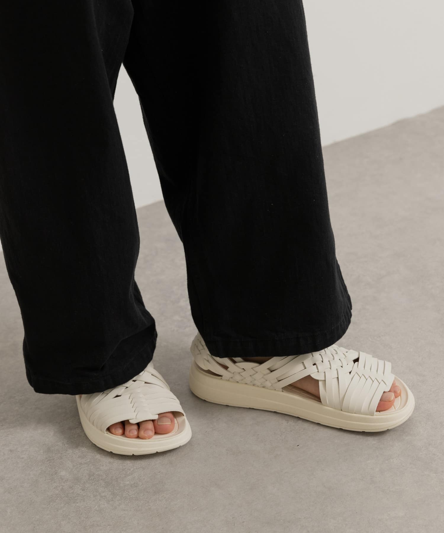 OFF-WHITE