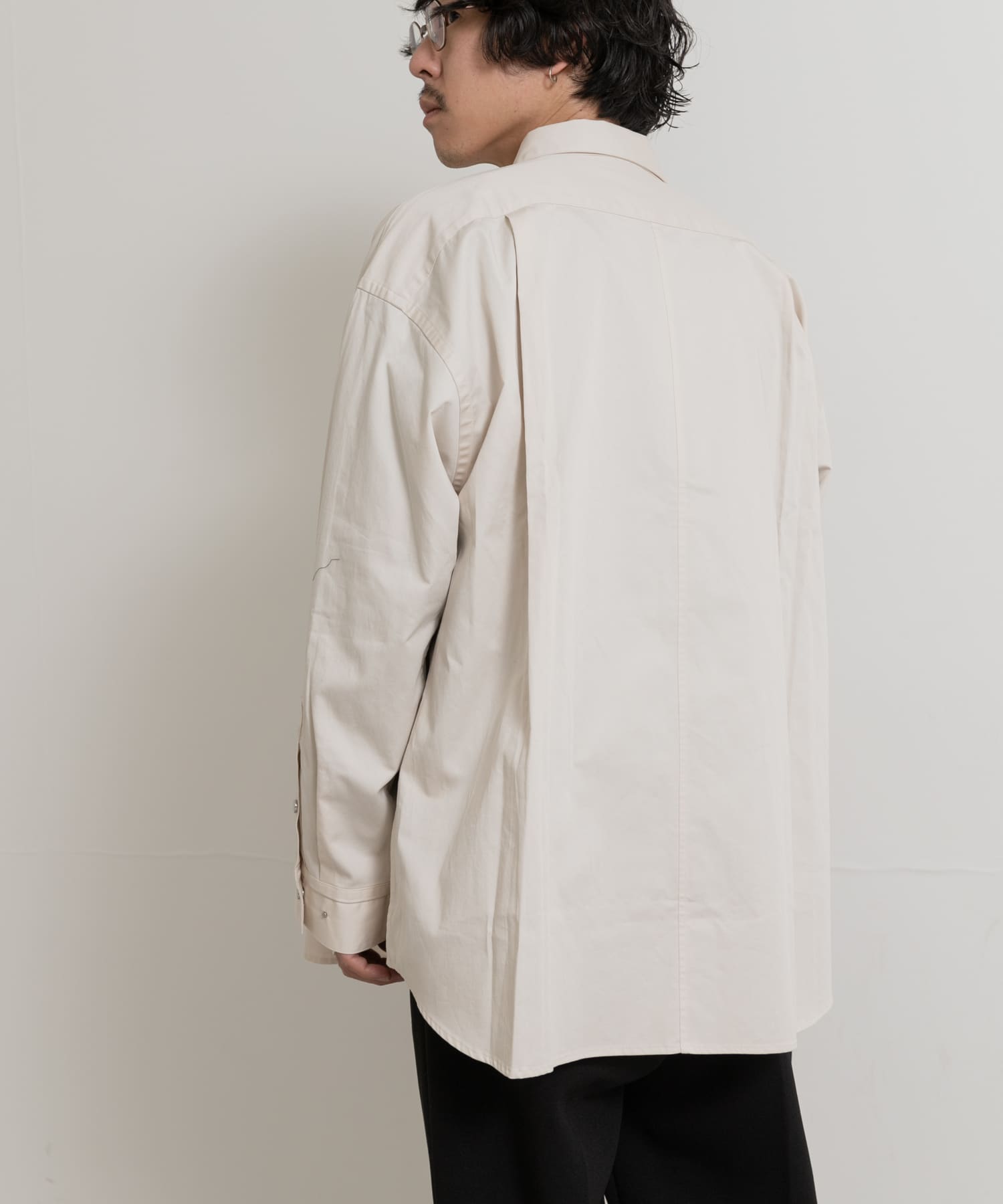 L.BEIGE