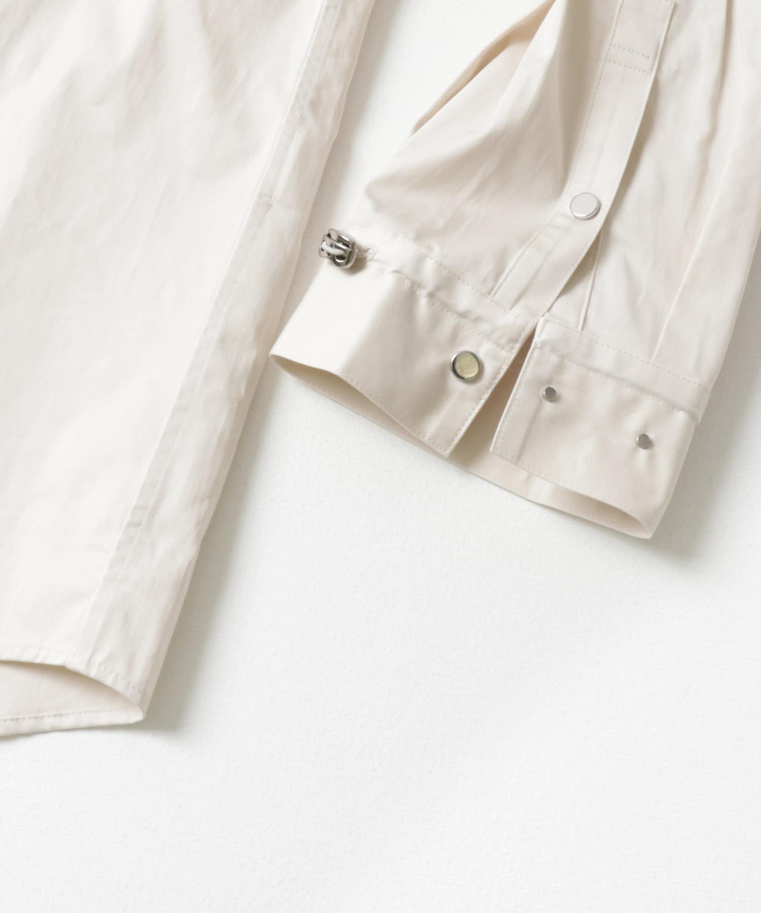 L.BEIGE