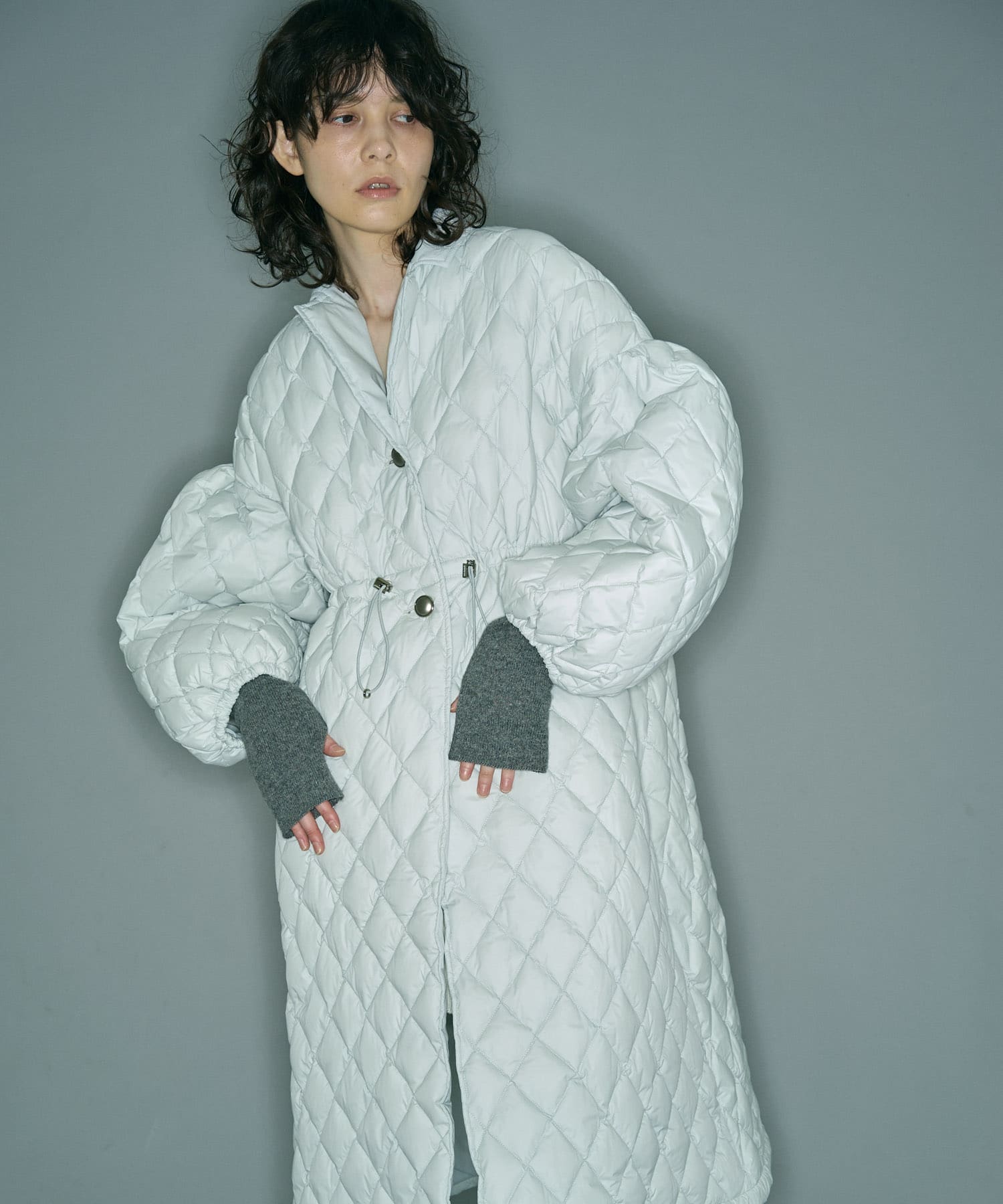 OFF WHITE