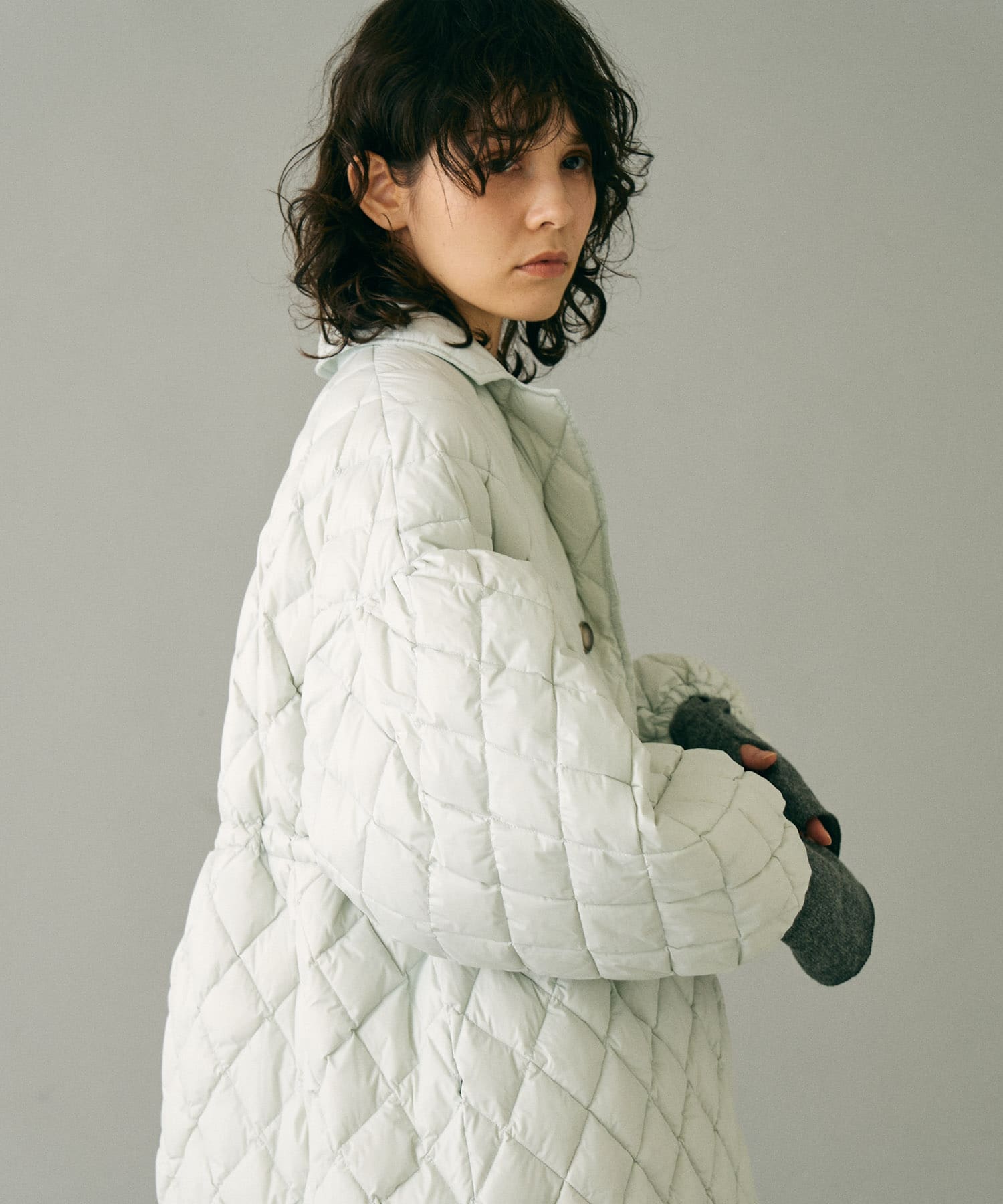 OFF WHITE
