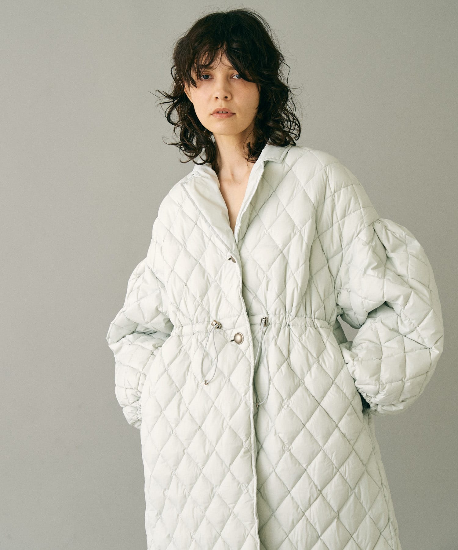 OFF WHITE