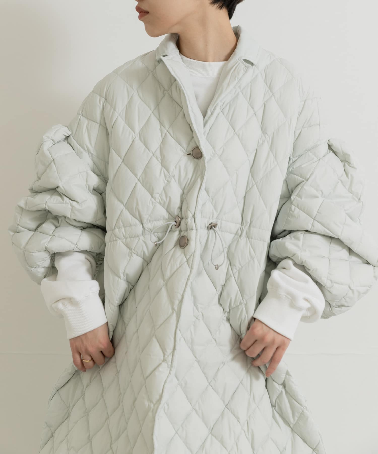 OFF WHITE