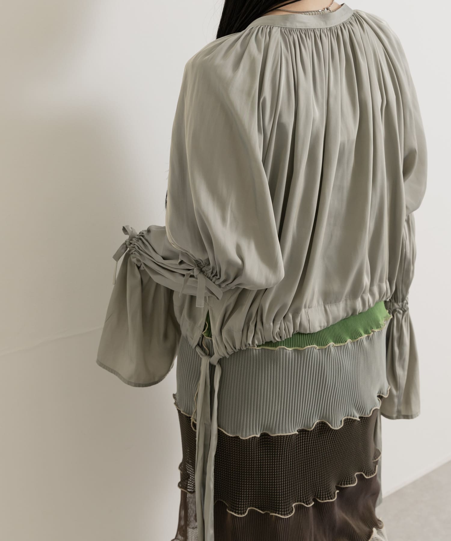 cwtch　CANDY SLEEVE BLOUSE