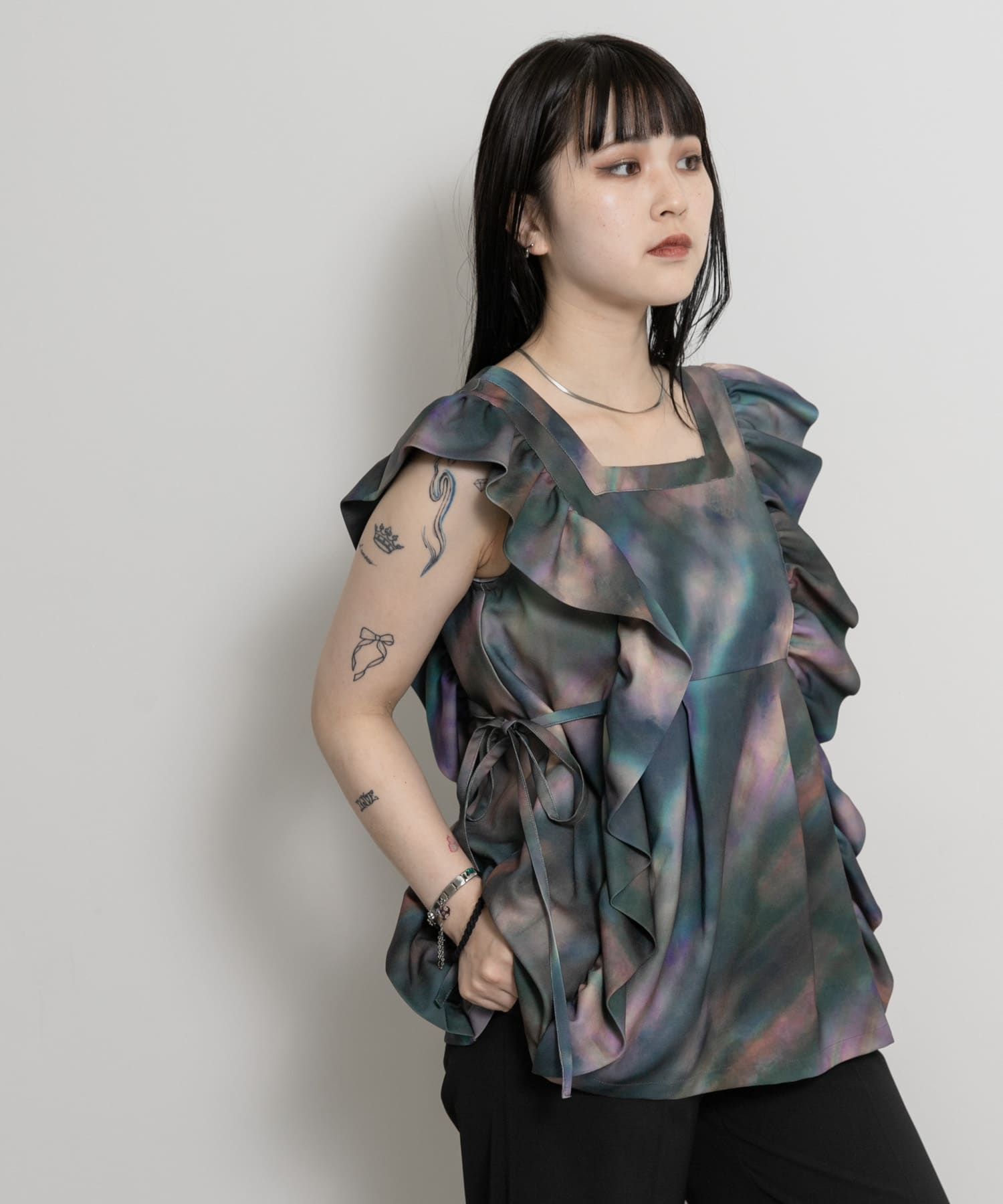 cwtch　PRINT FRILLS TUNIC