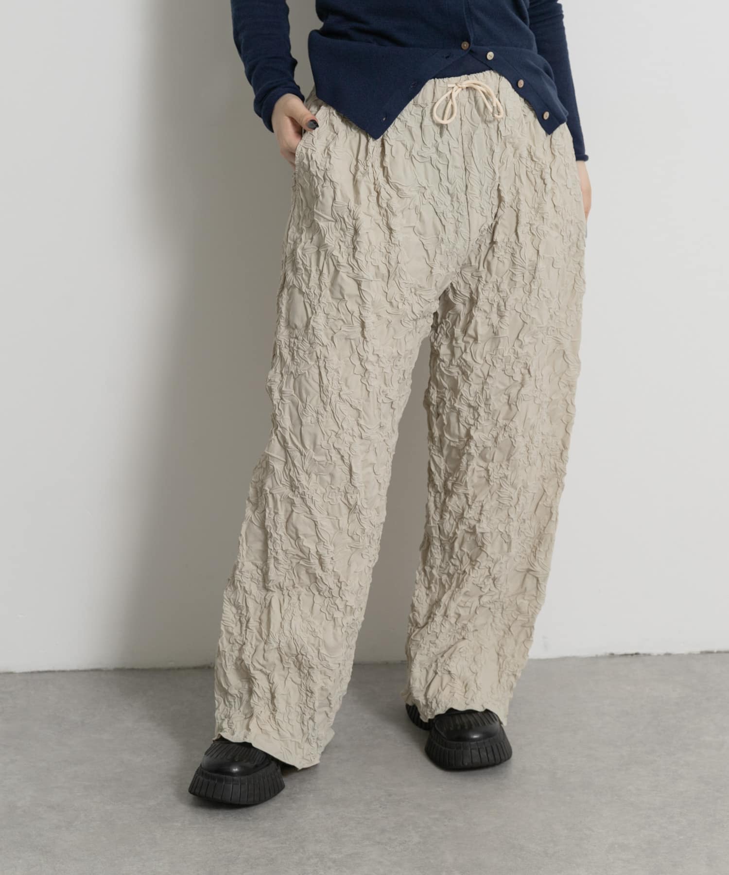 cwtch　SHRINK FLOWER PATTERN PANTS