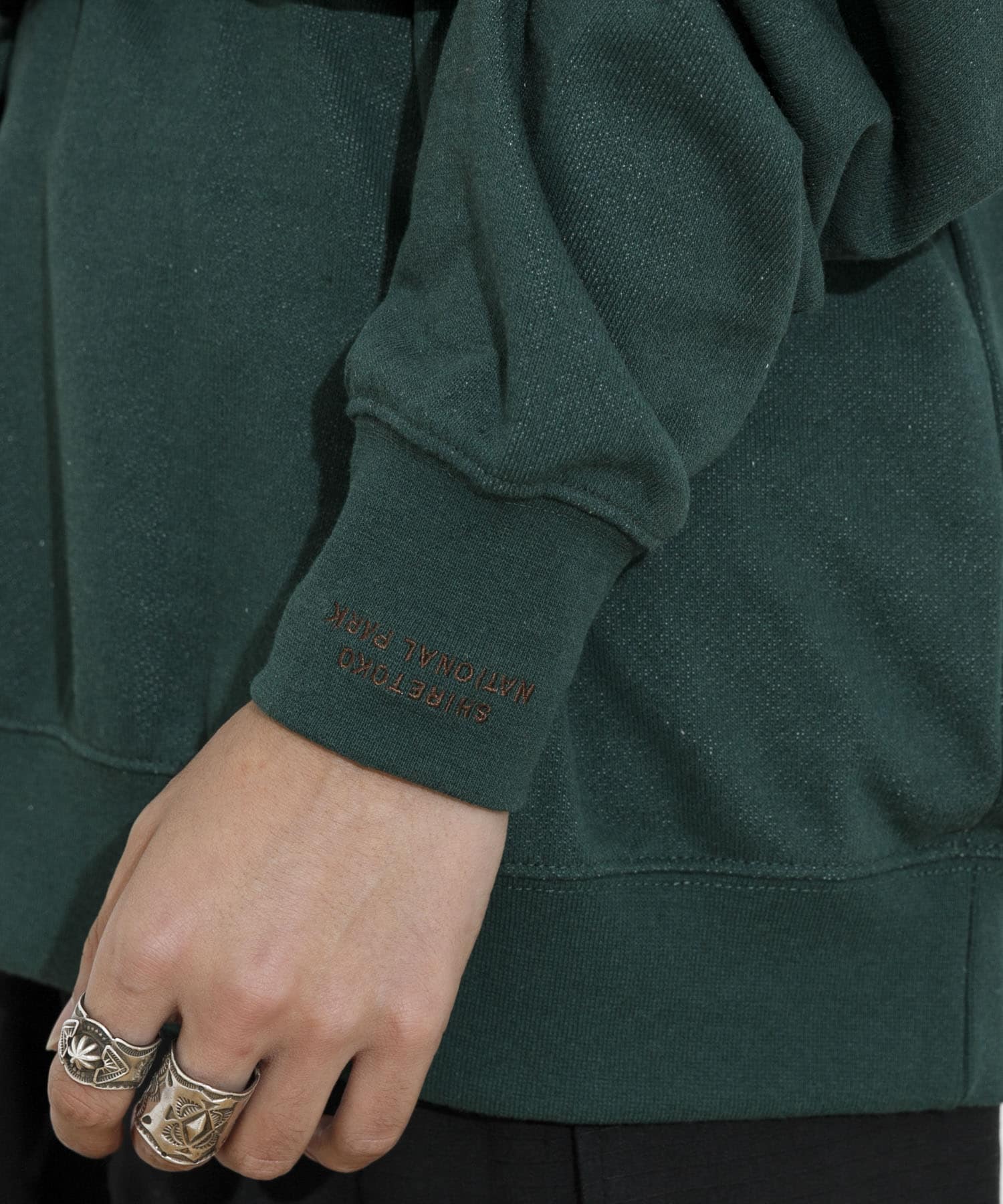 GREEN