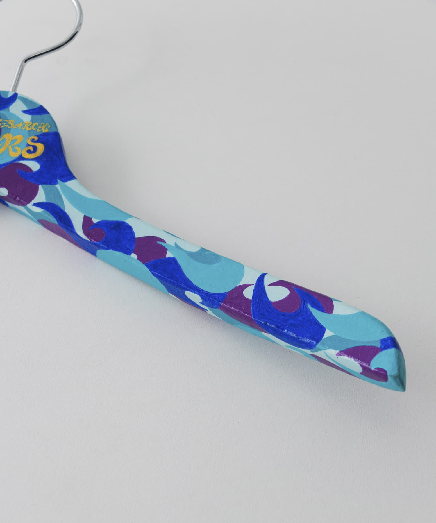 ザ グッドランド マーケット　art hanger Hiro BLUE FREE