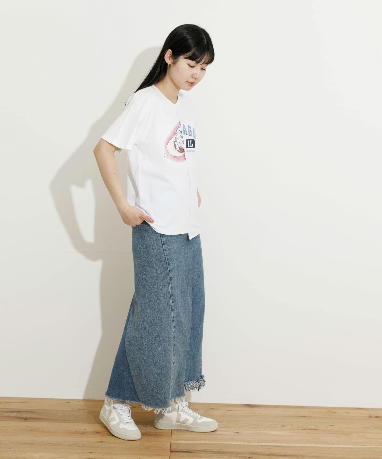 WHITE1M