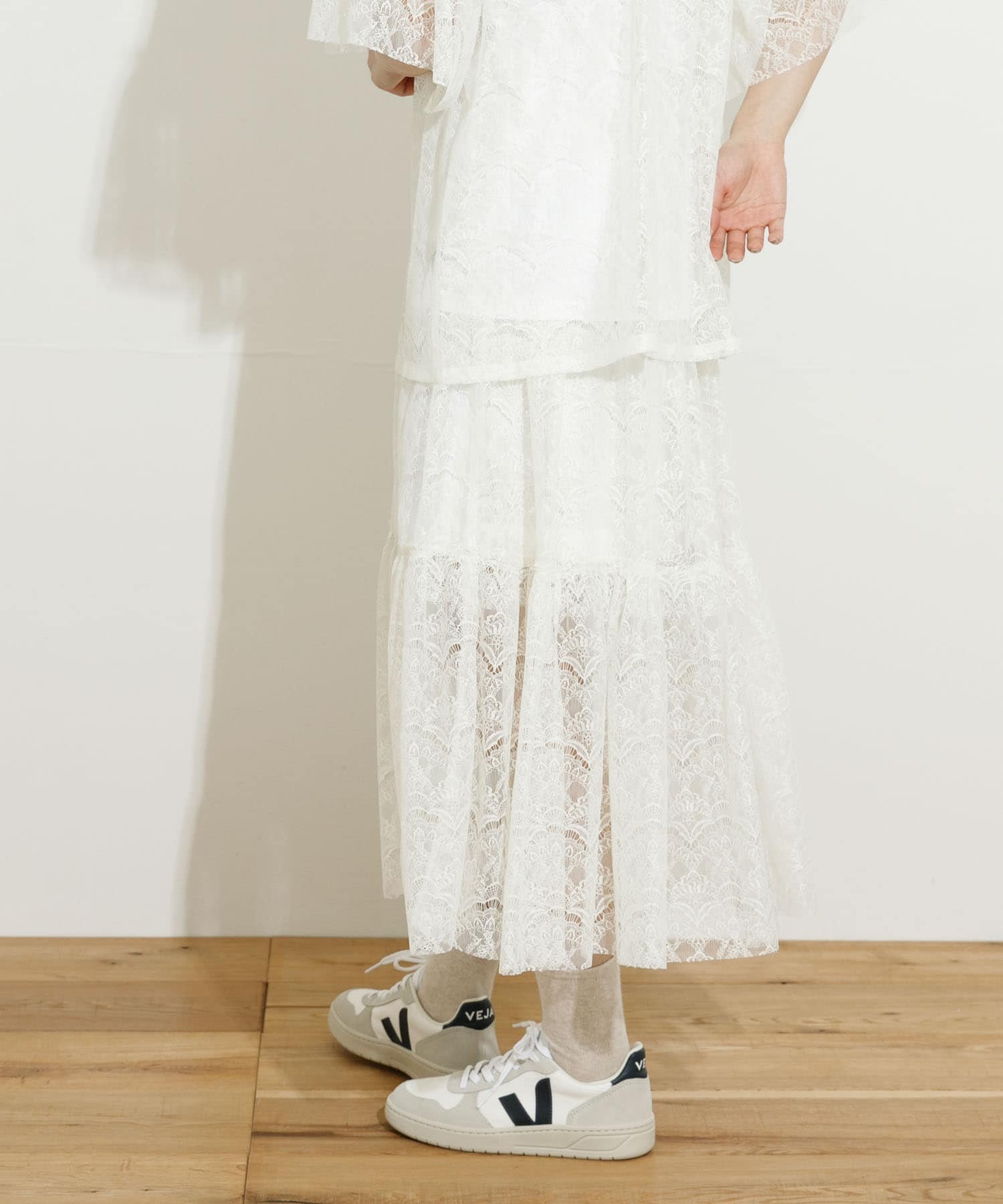 WHITE1