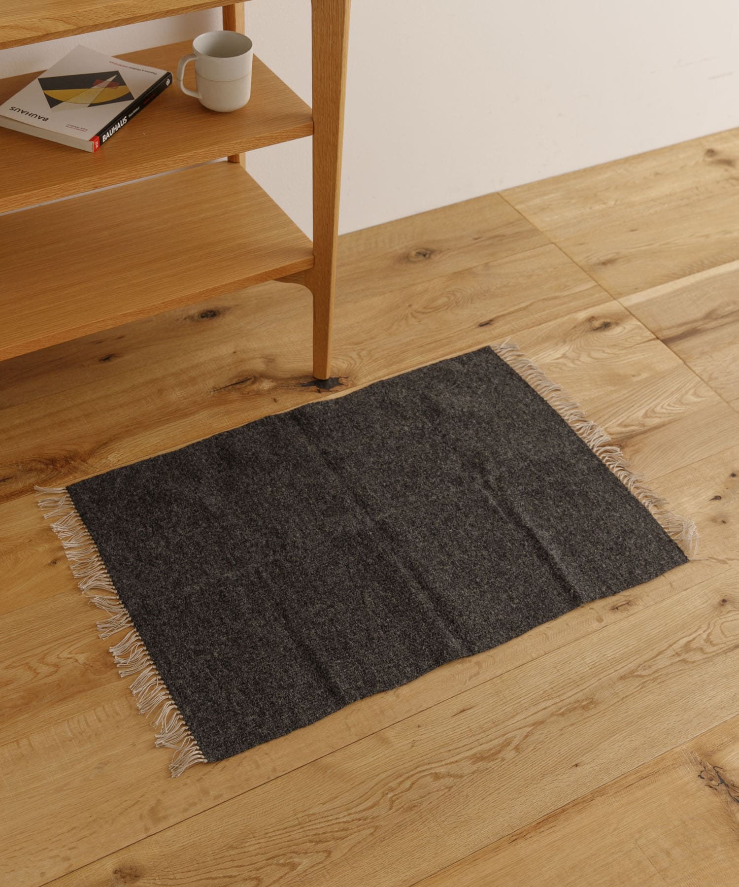 TONITO　50×75 RUG 03L.BLK FREE
